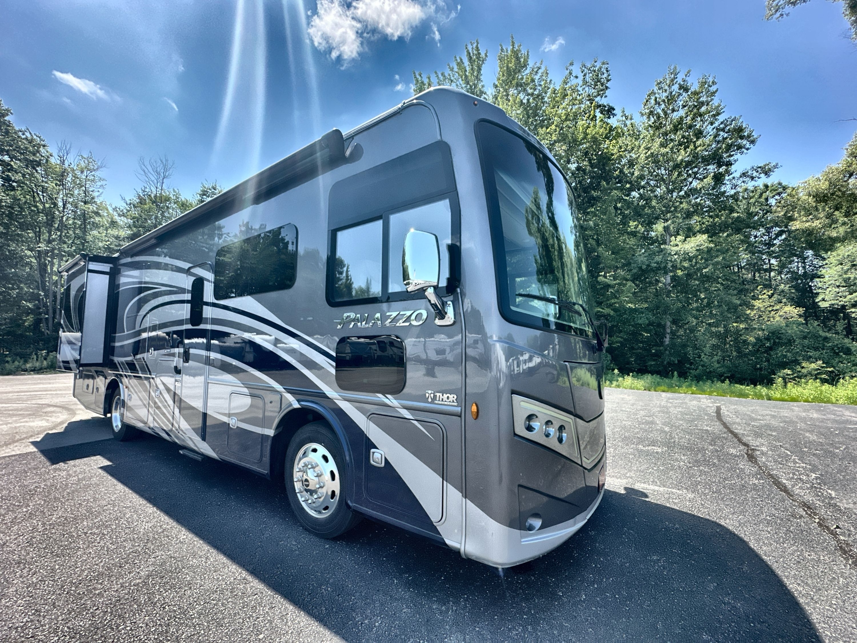 2022 Thor PALAZZO 33.6 in houghton lake MI