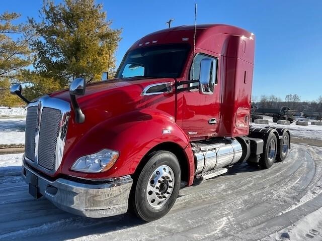 2022 KENWORTH T680 in East Saint Louis, IL