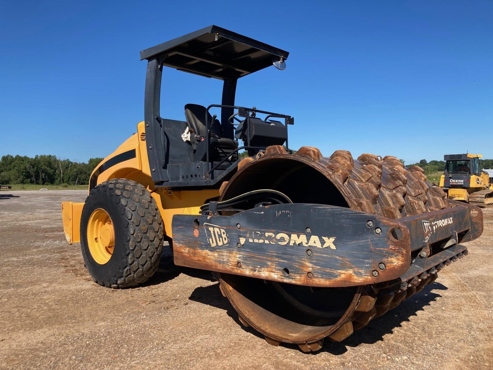2007 JCB VIBROMAX VM115D in Chatham, VA