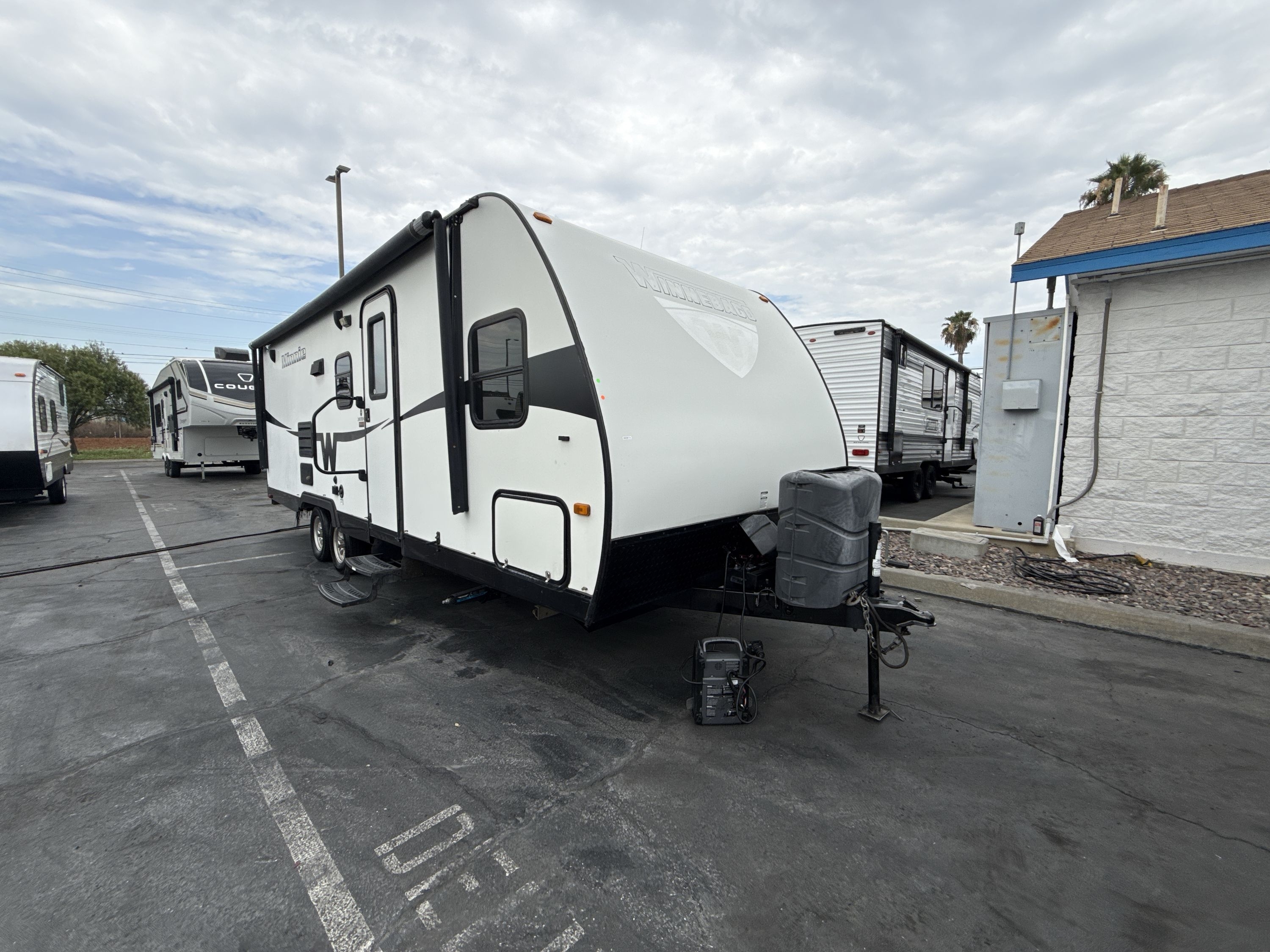 2015 Winnebago MINNIE 2451BHS RV