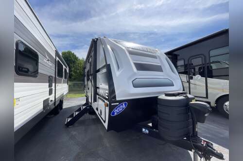 2024 Winnebago MICRO MINNIE 2108FBS in spartanburg SC