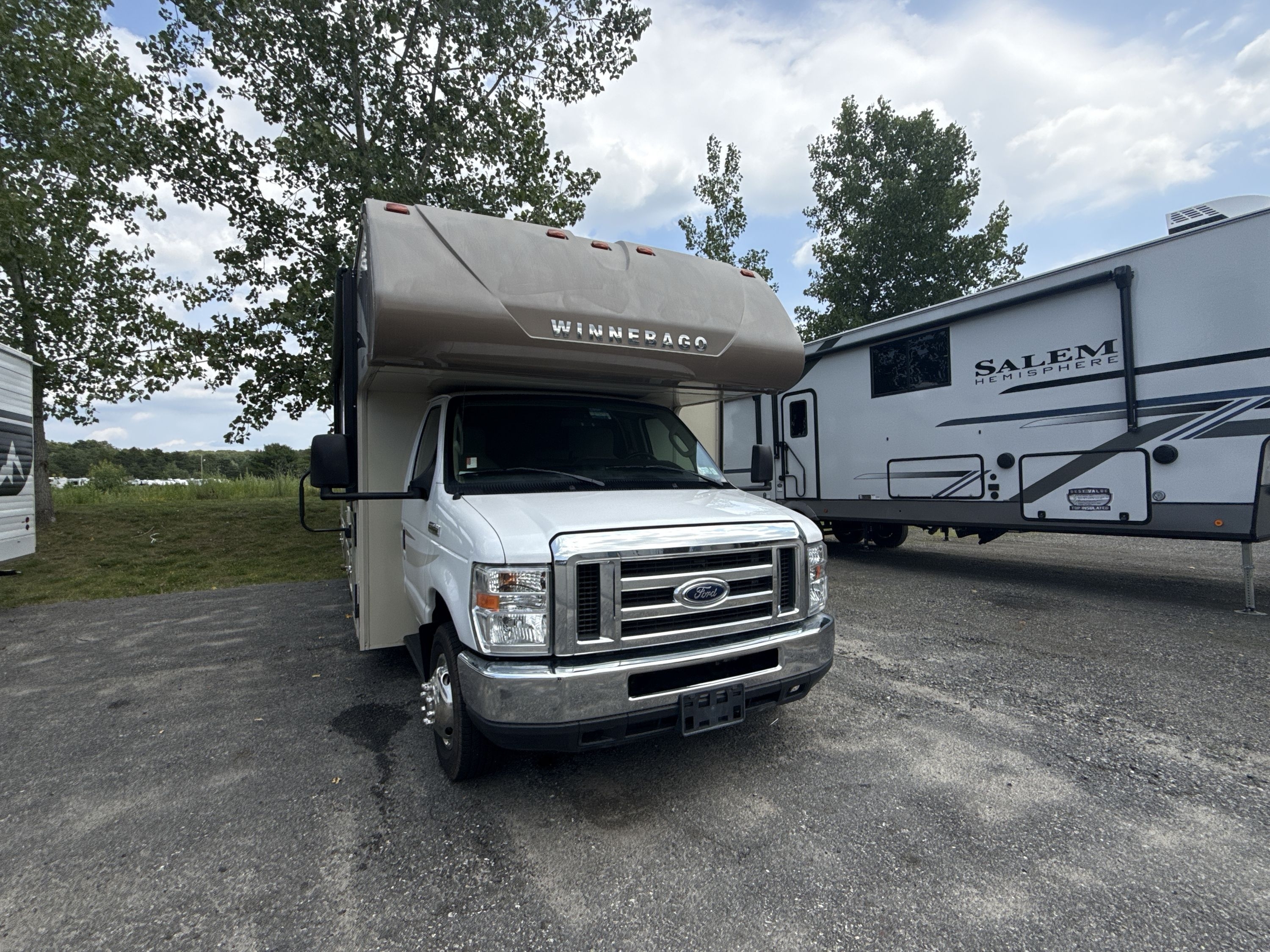 2018 Winnebago MINNIE WINNIE 26A in uxbridge MA