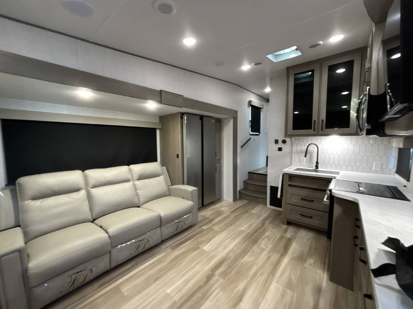 A photo of this 2025 Grand Design REFLECTION 150 SERIES 260RD