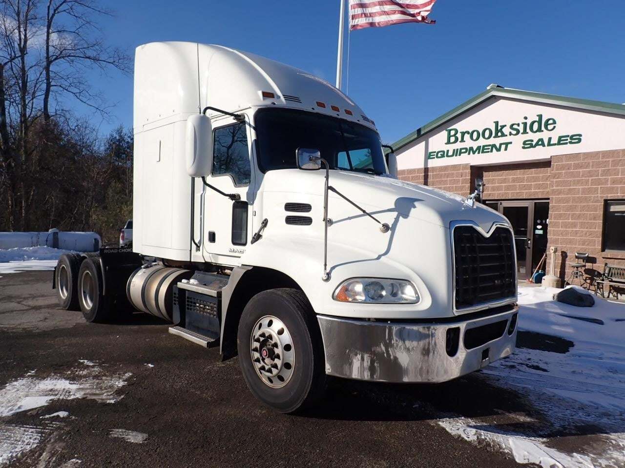 2018 MACK PINNACLE CXU613 in Phillipston, MA