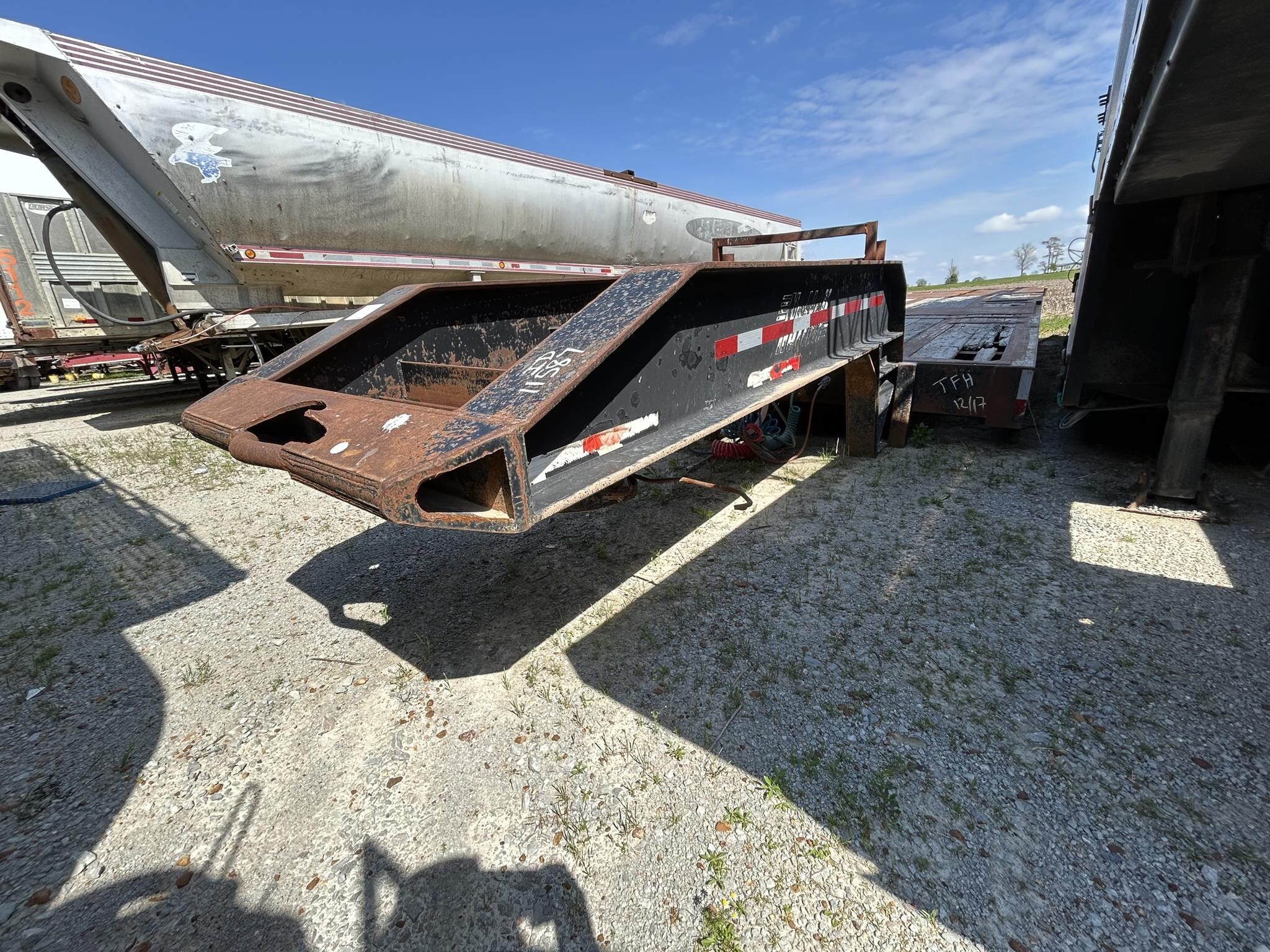 2008 NUTTALL ROLL TAIL FLAT DECK in Covington, TN