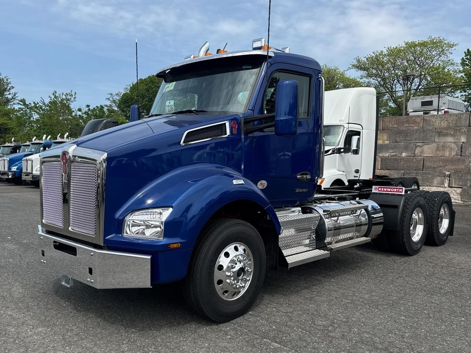 2026 KENWORTH T880 in Enfield, CT