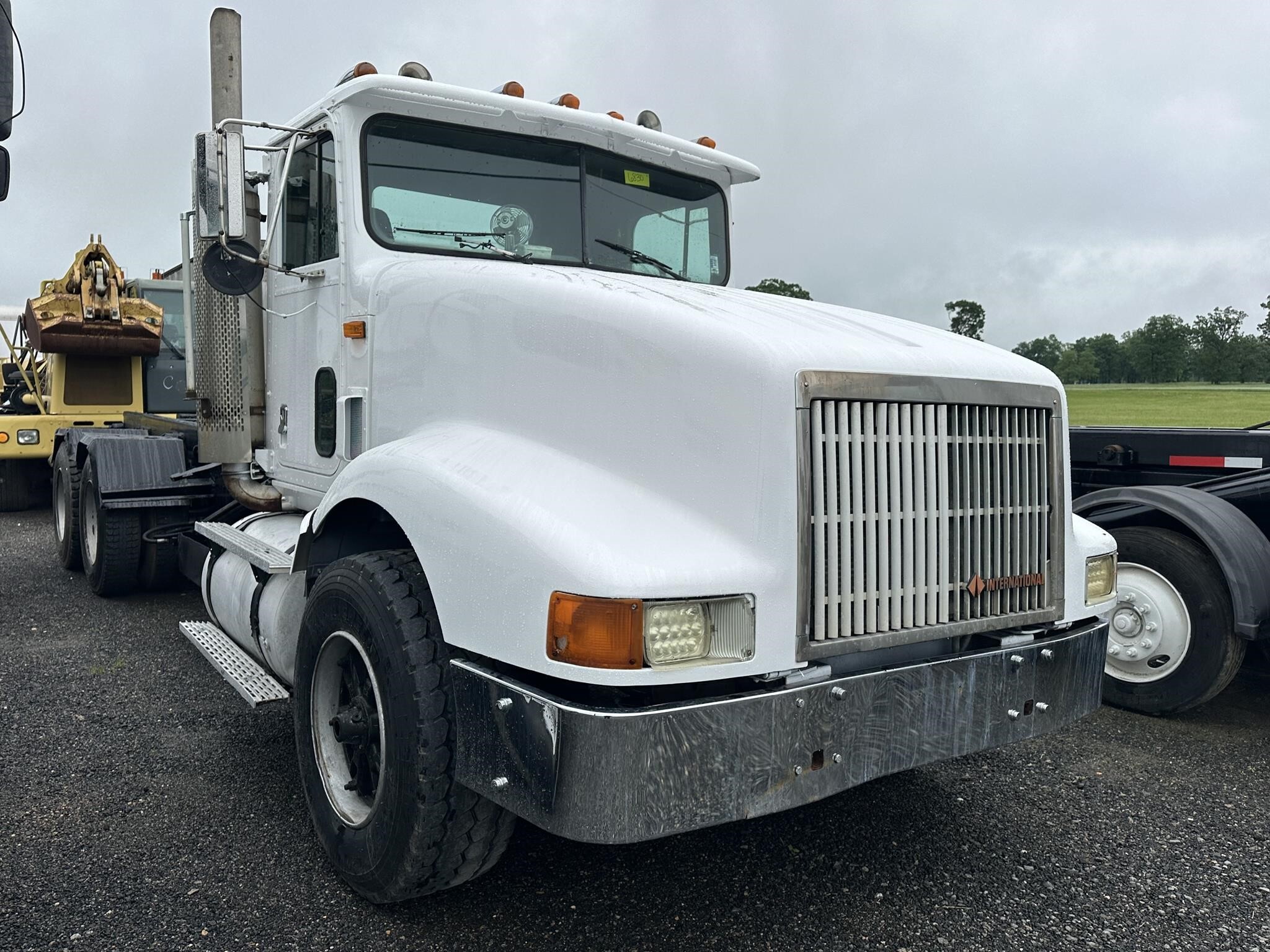 1996 INTERNATIONAL 9400 in Bealeton, VA