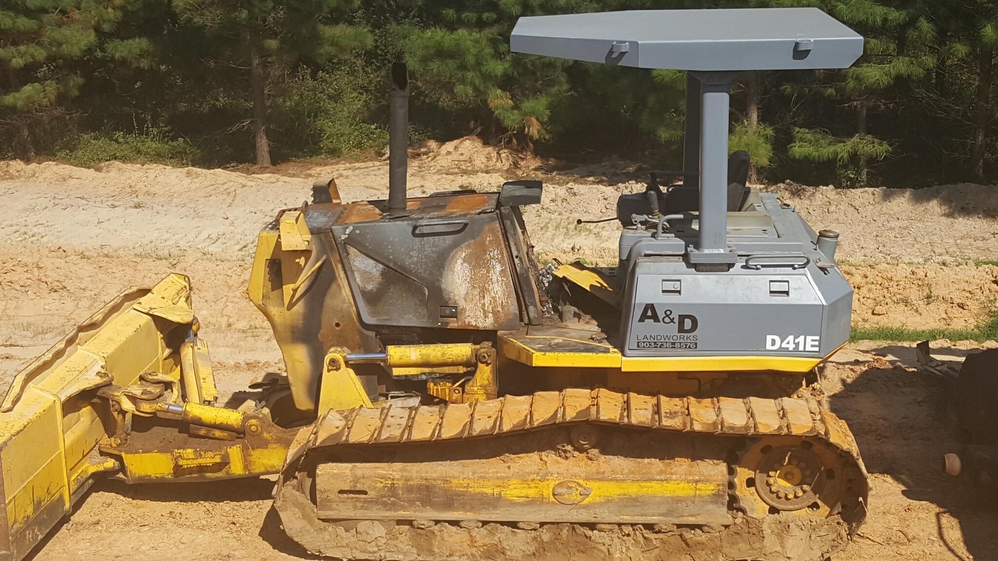 KOMATSU D41E-6 in Hughes Springs, TX