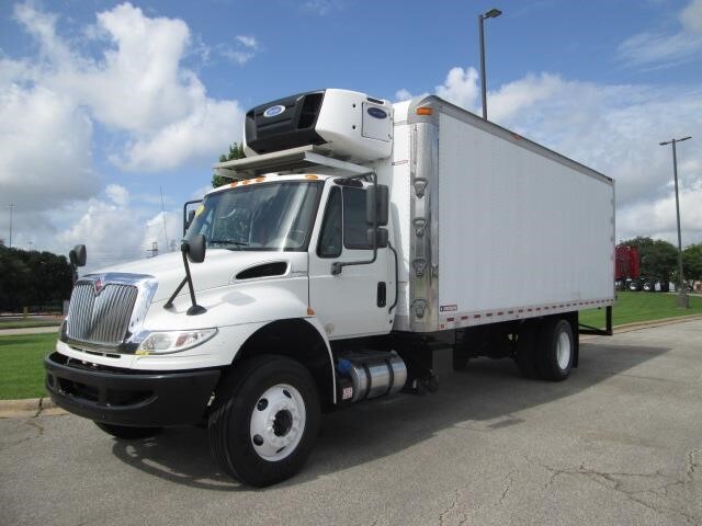 2018 INTERNATIONAL DURASTAR 4300 in Houston, TX