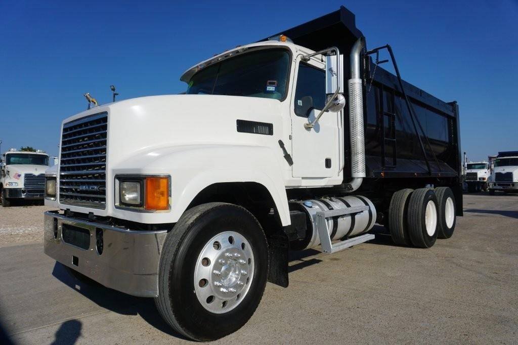 2015 MACK 600 in Houston, TX