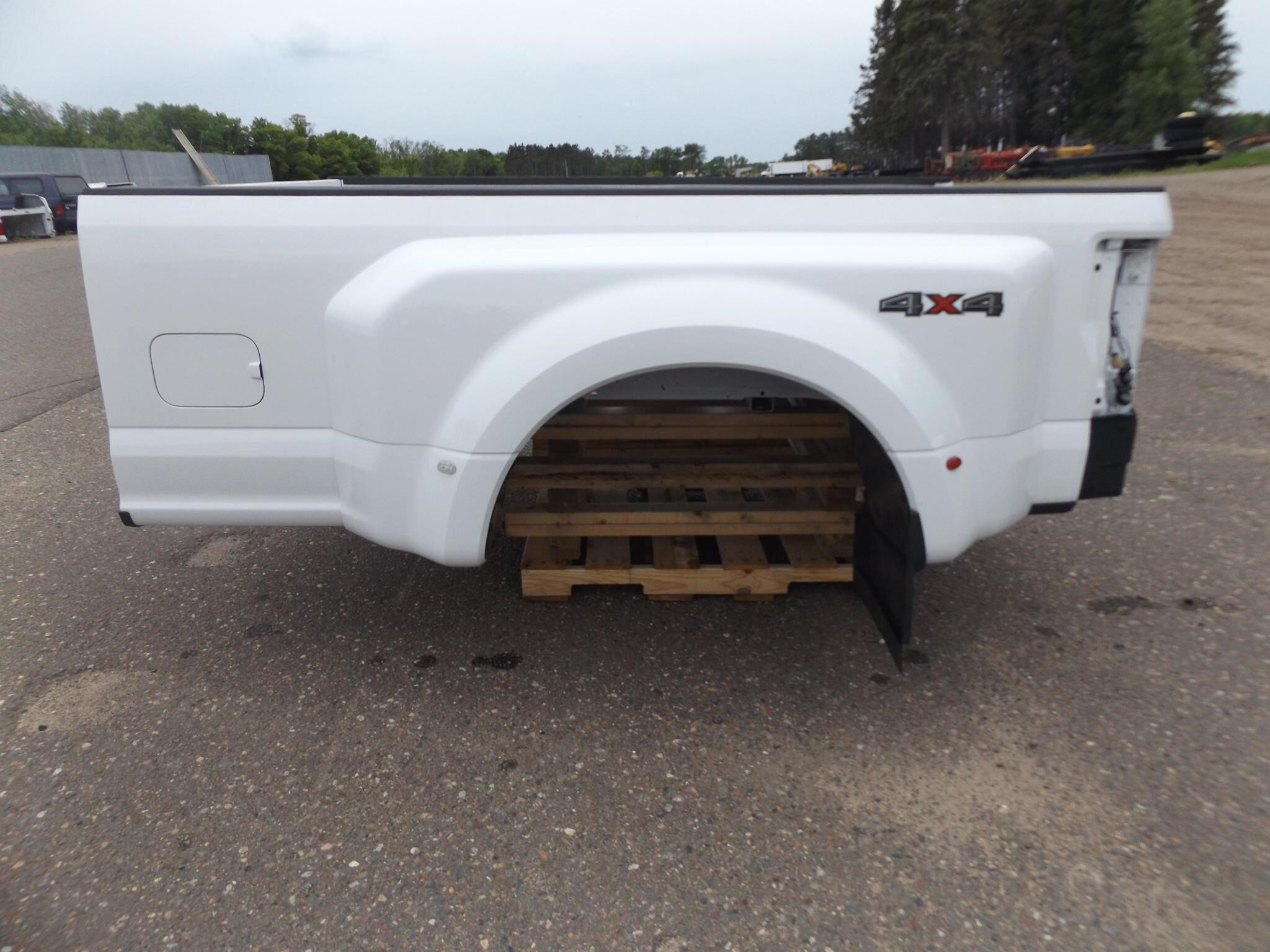 2018 FORD 8 FT in Harris, MN