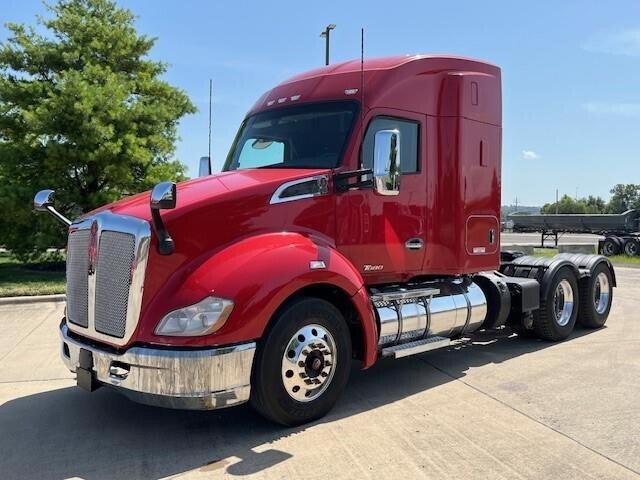 2022 KENWORTH T680 in East Saint Louis, IL