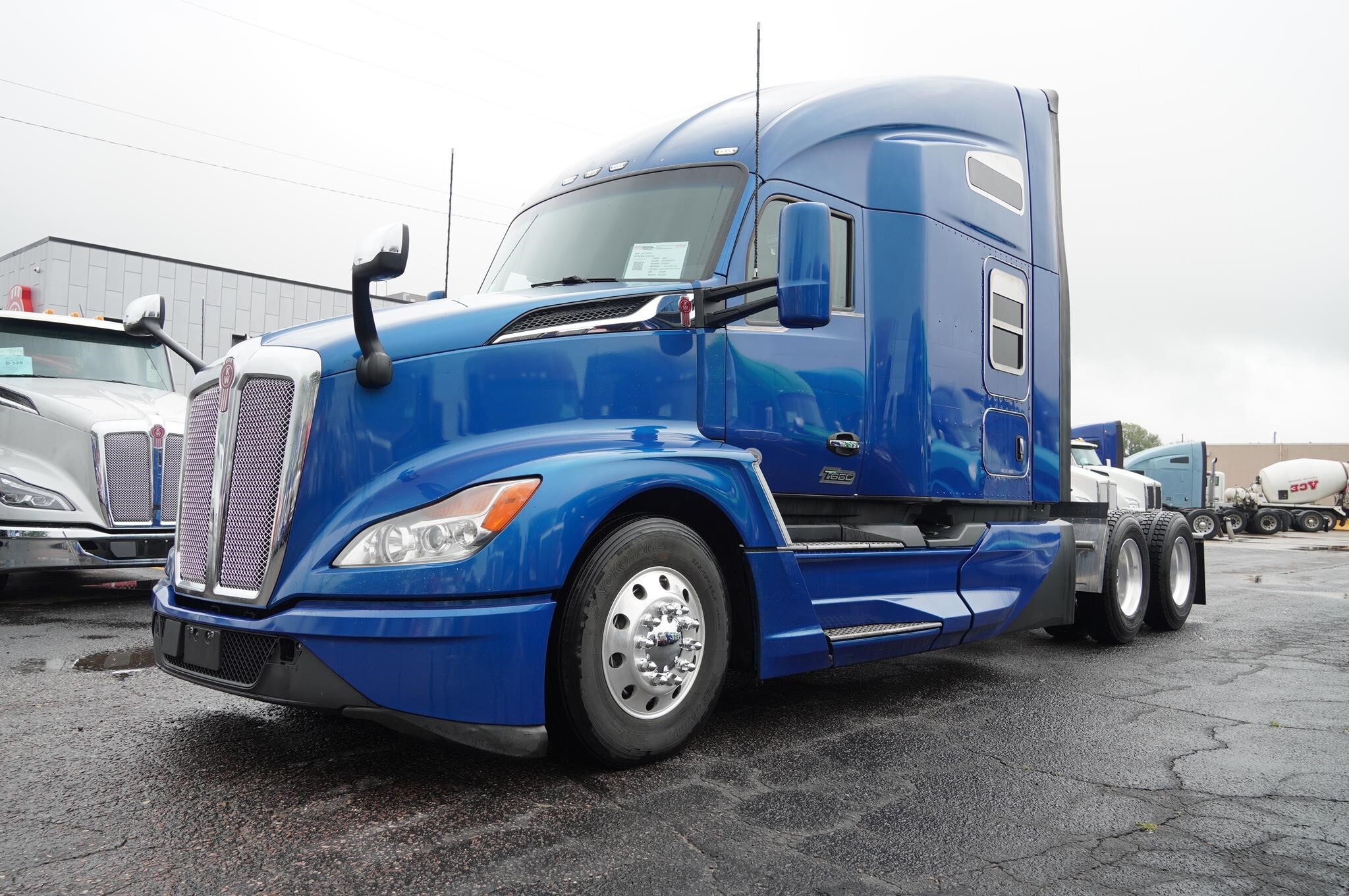 2022 KENWORTH T680 in Sioux Falls, SD