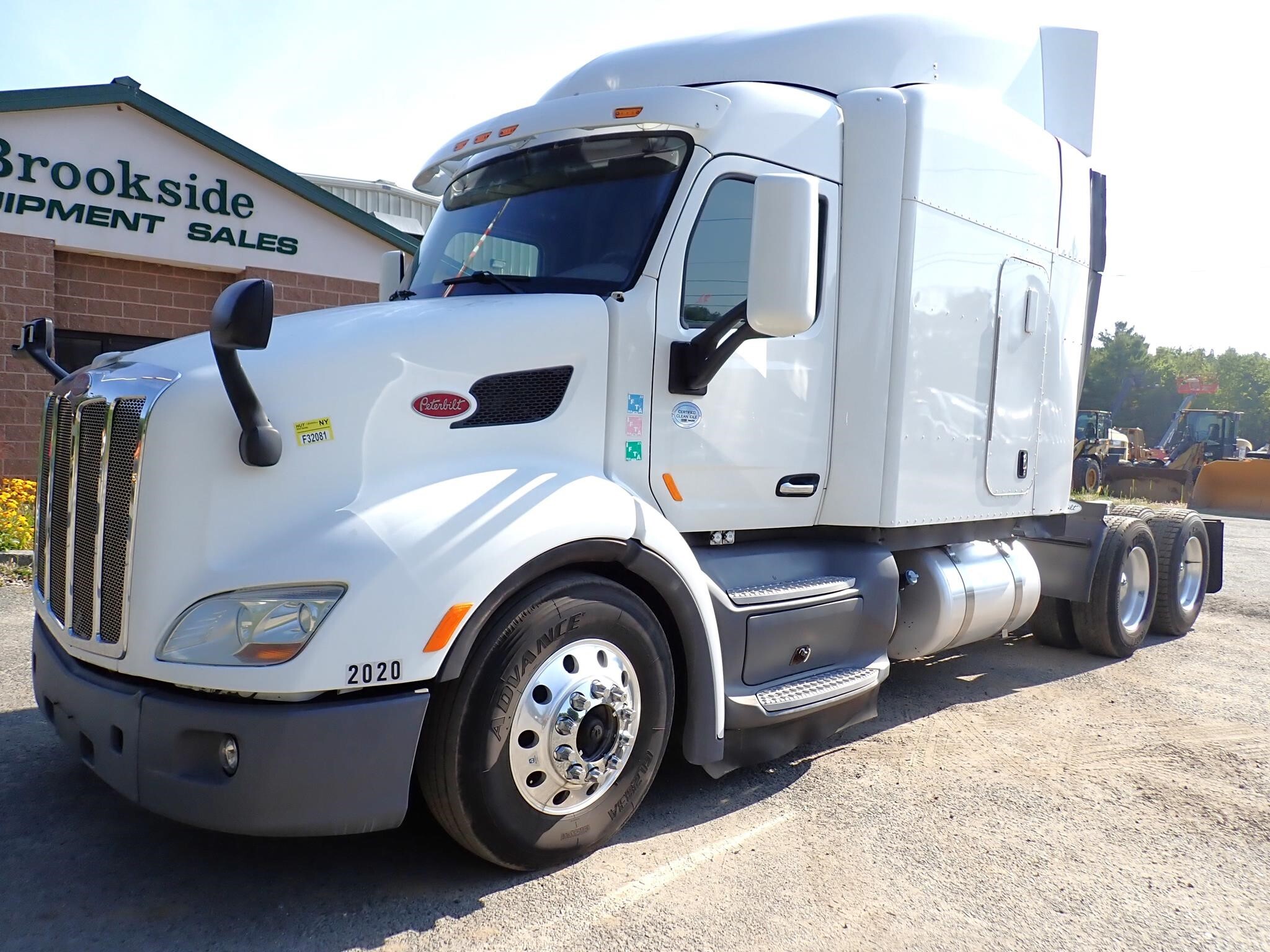 2016 PETERBILT 579 in Phillipston, MA
