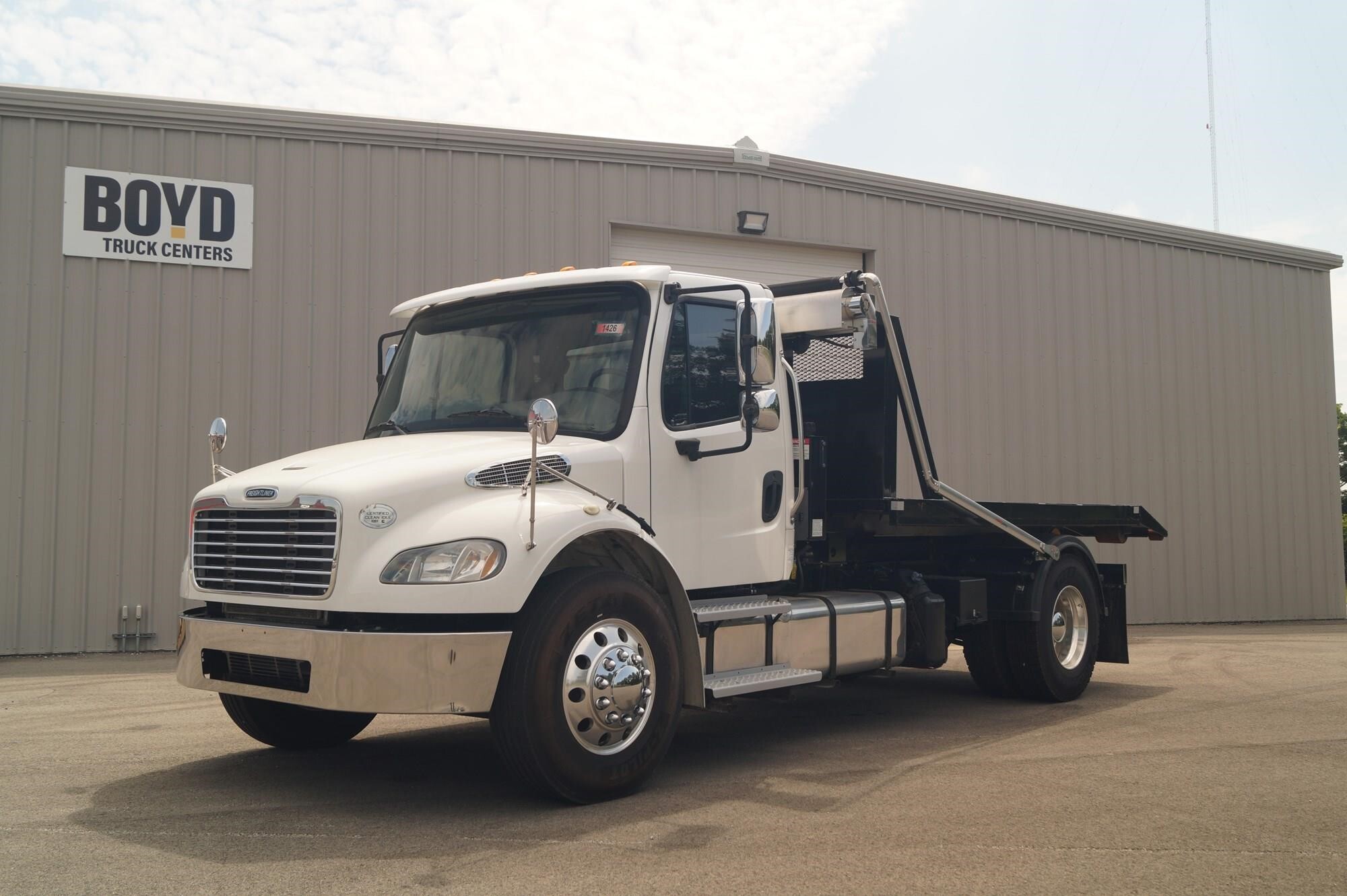 2016 FREIGHTLINER BUSINESS CLASS M2 106 in Louisville, KY
