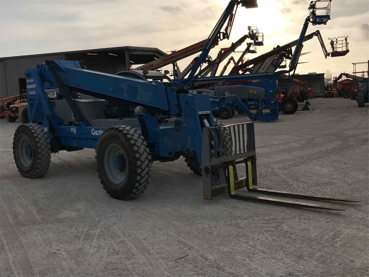 2011 GENIE GTH844 in Nashville, TN
