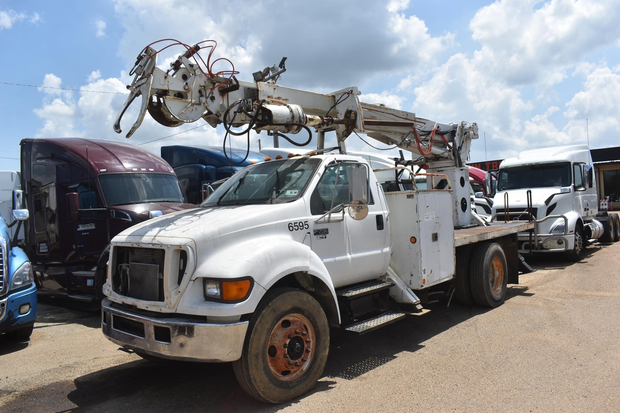 2007 FORD F750 in Covington, TN