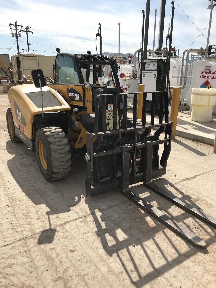 2015 CATERPILLAR TH255 in Dallas, TX