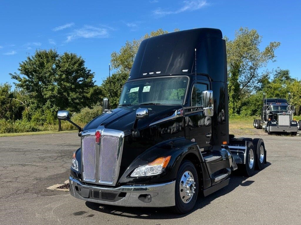 2026 KENWORTH T680 in Enfield, CT