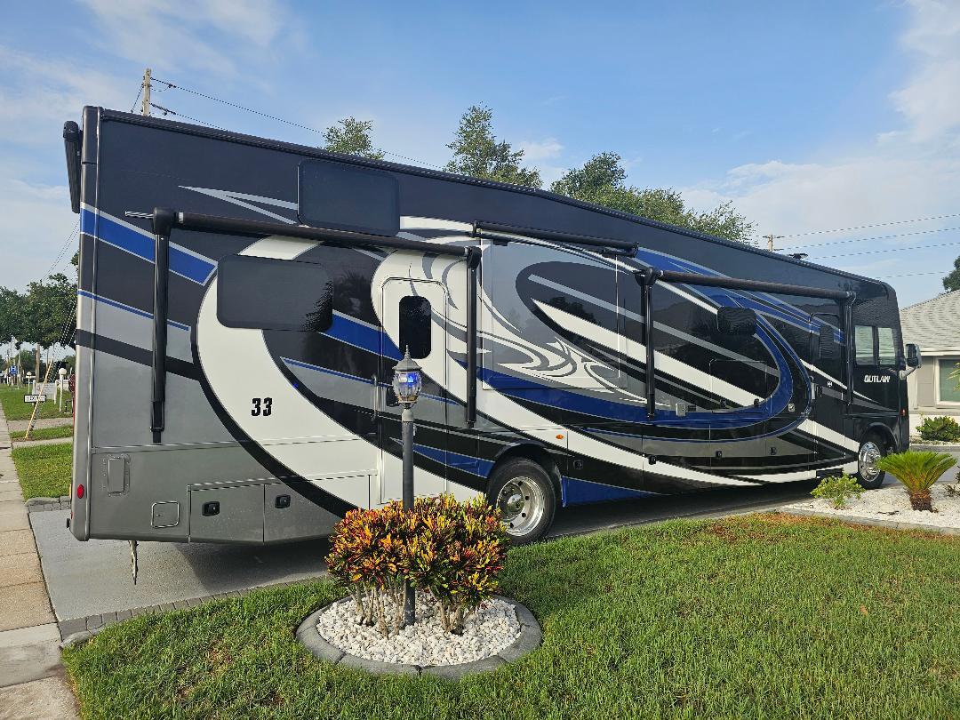 2019 Thor Motor Coach OUTLAW 37RB RV