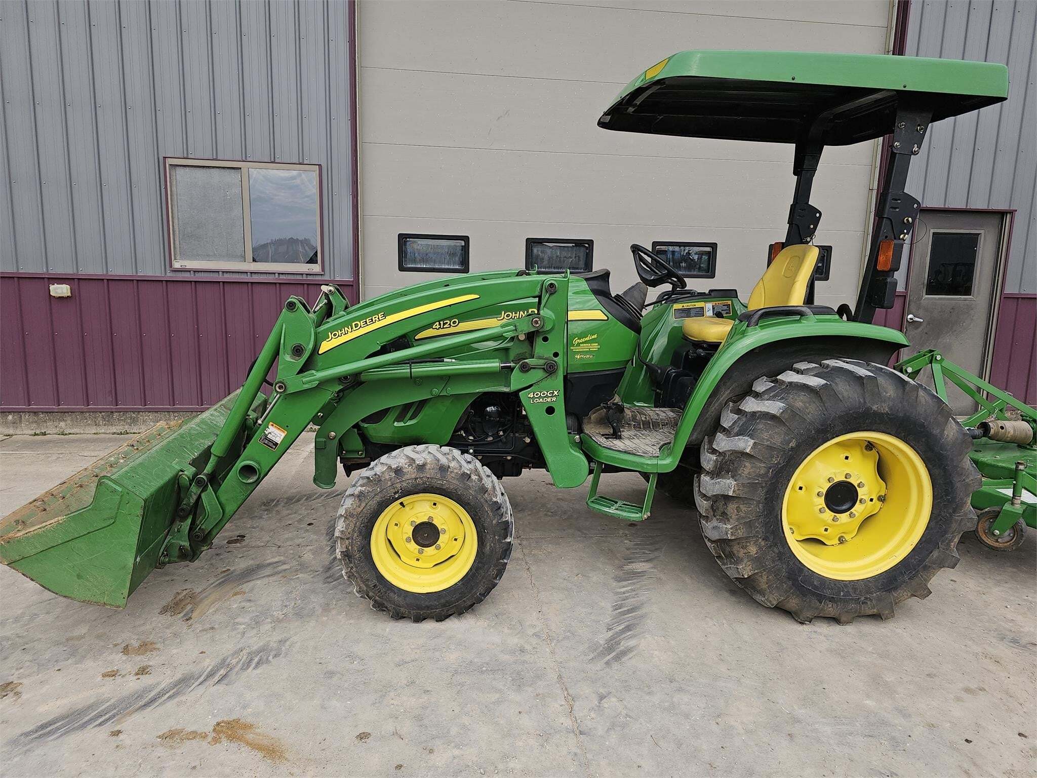 2006 JOHN DEERE 4120 in Caledonia, MN