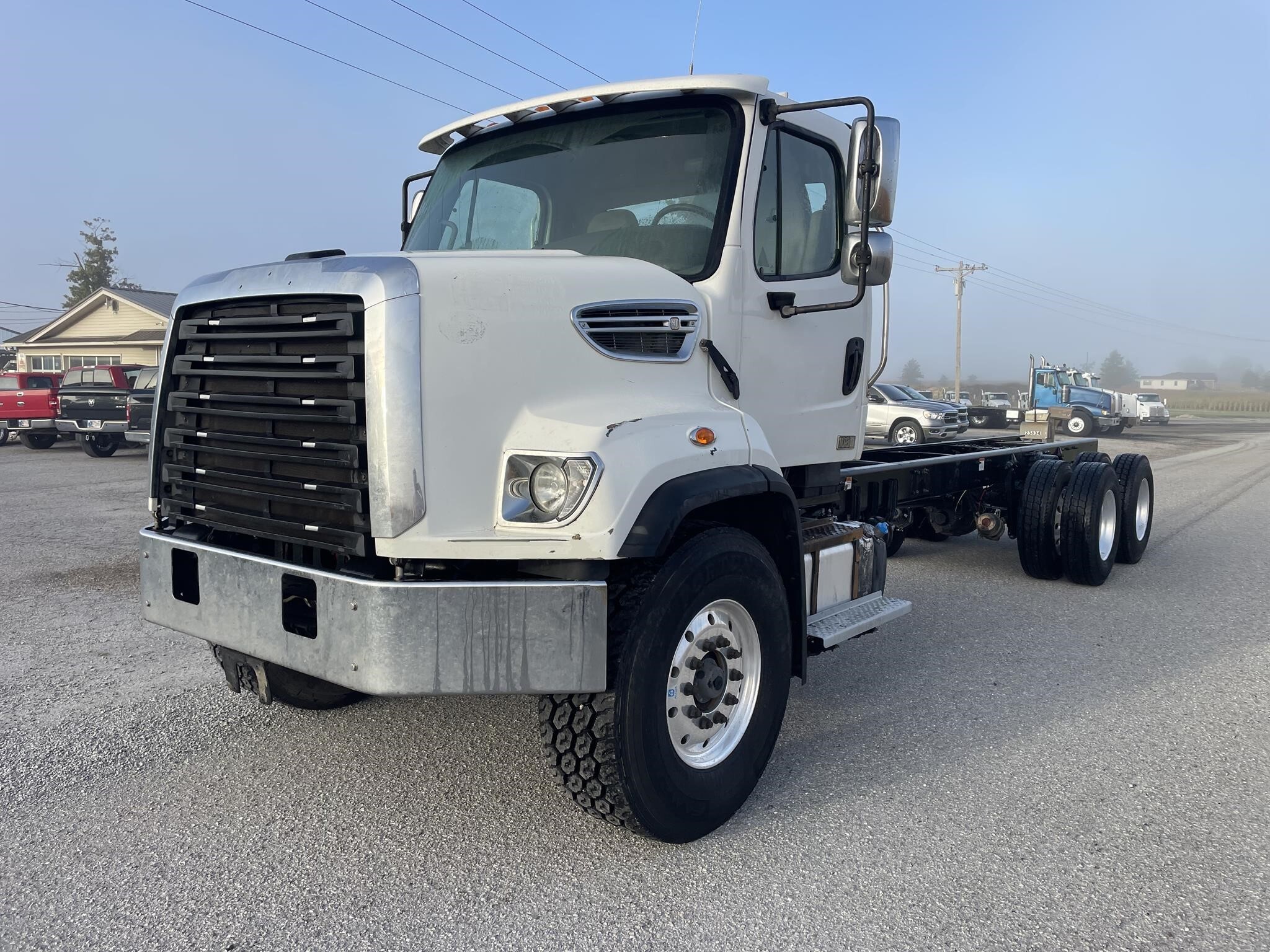 2014 FREIGHTLINER 108SD in Monroeville, IN