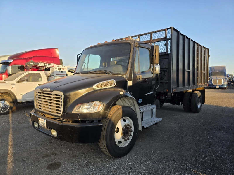 2011 FREIGHTLINER BUSINESS CLASS M2 106