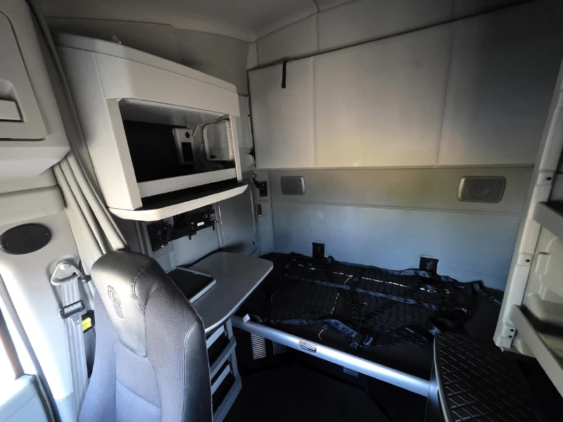 2021 KENWORTH T680
