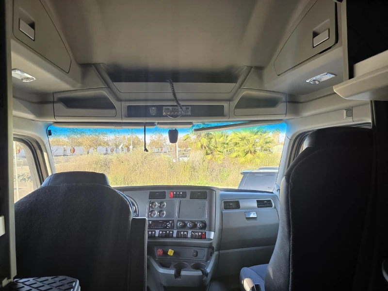 2021 KENWORTH T680