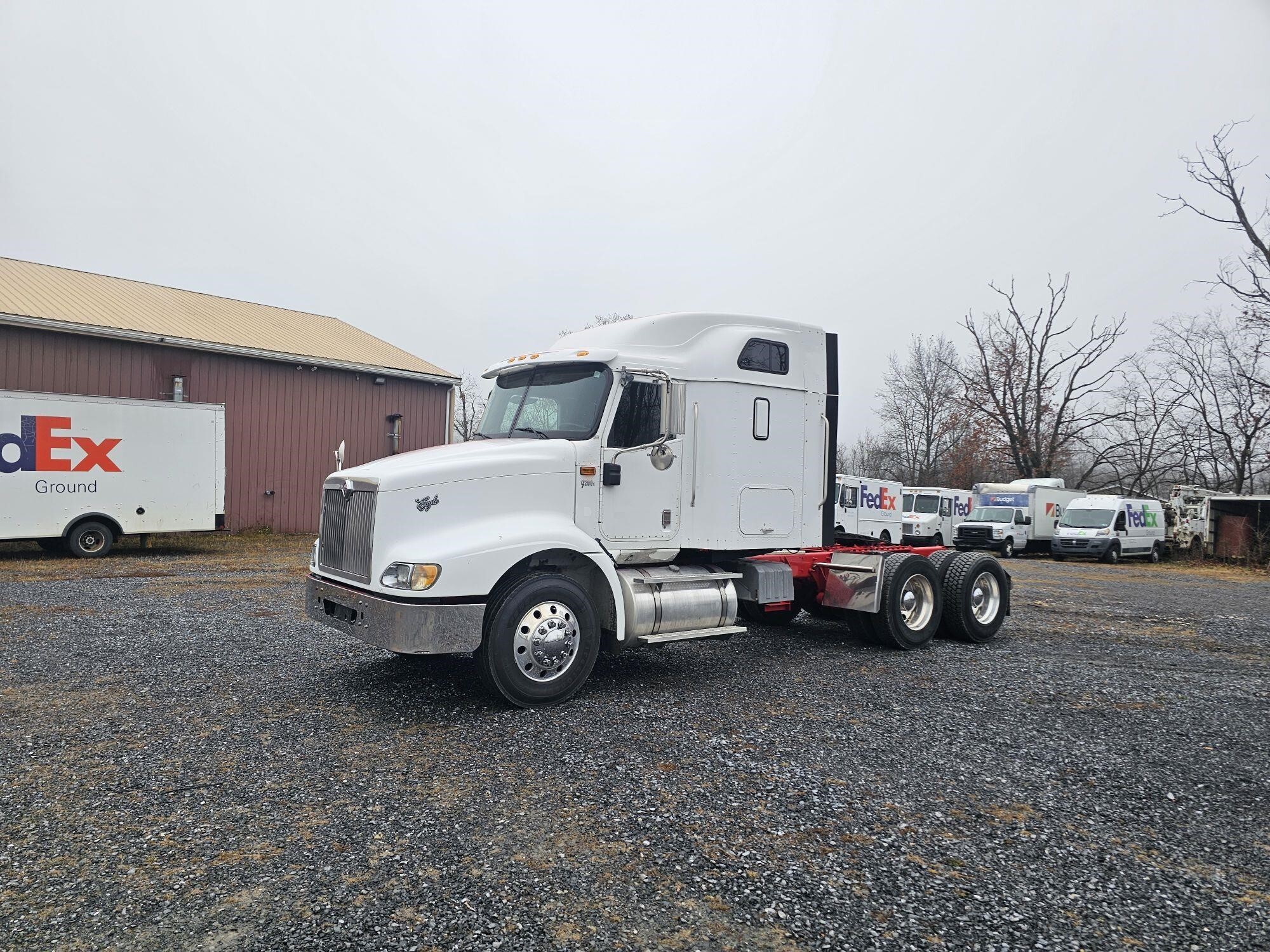 2005 INTERNATIONAL 9200 in Duncansville, PA