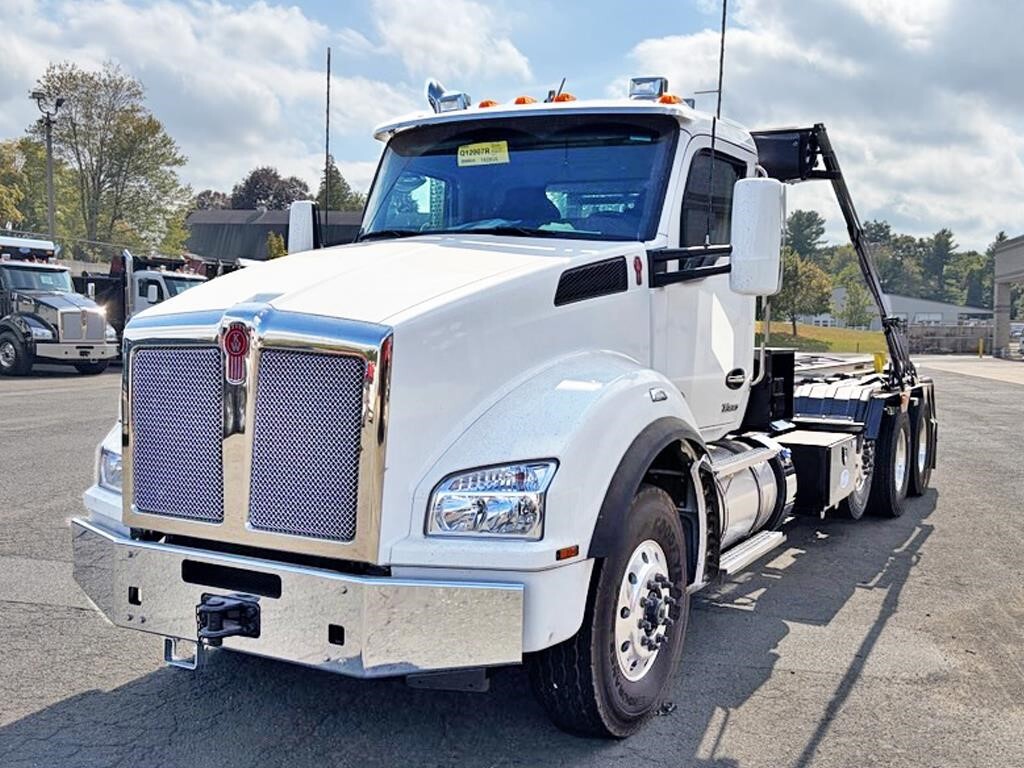 2026 KENWORTH T880 in Enfield, CT