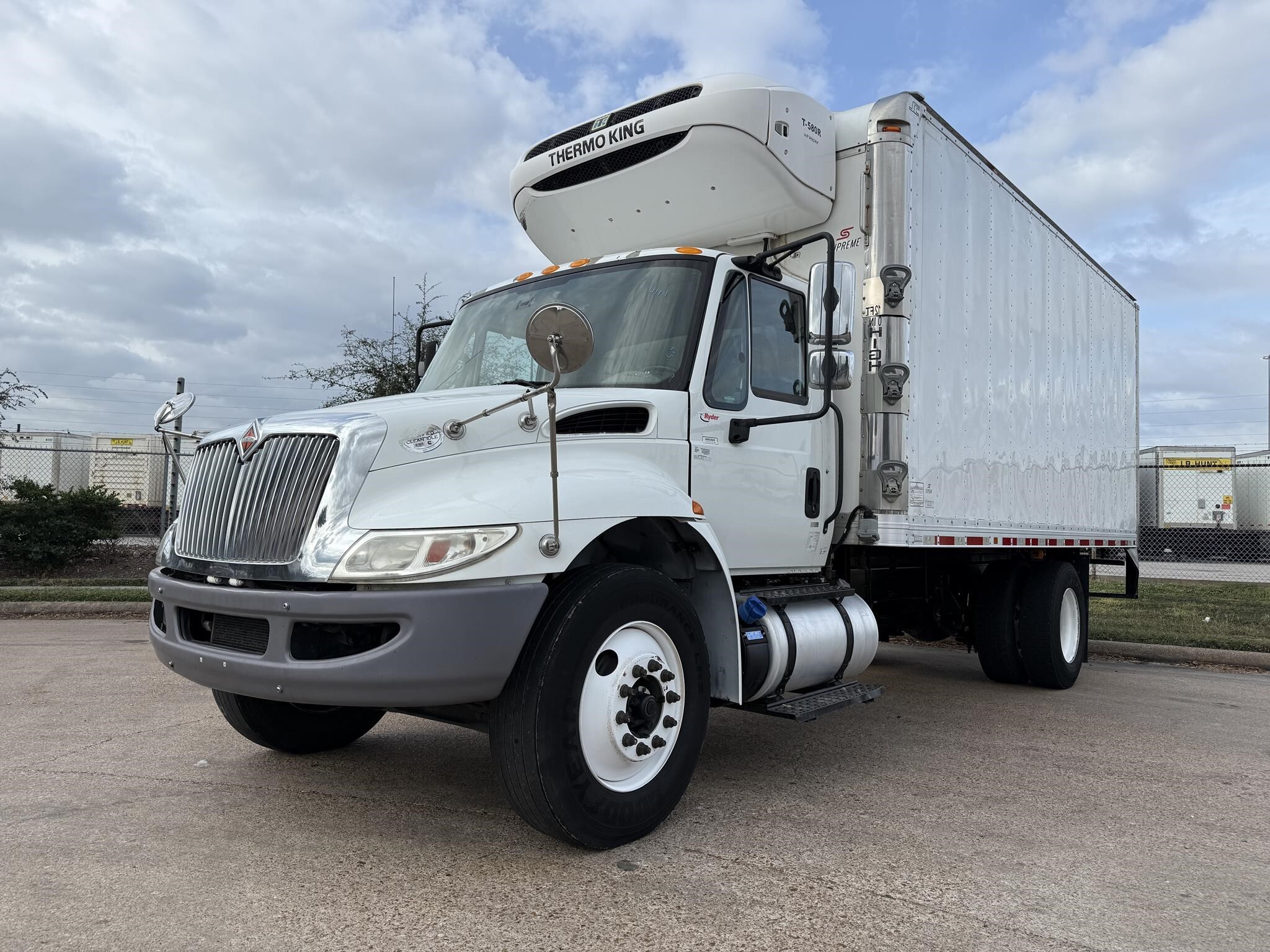 2018 INTERNATIONAL DURASTAR 4300 in Houston, TX