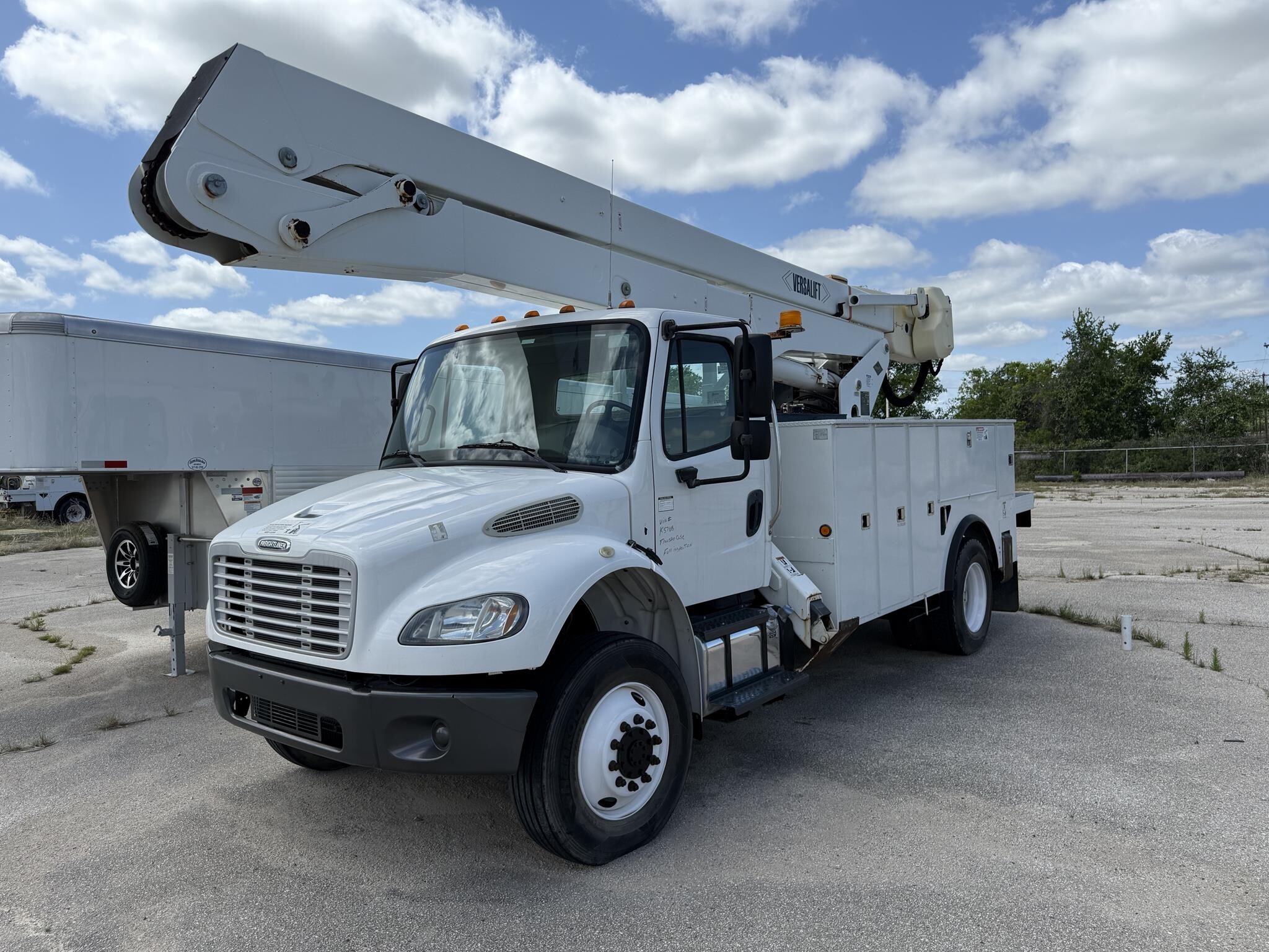 2016 FREIGHTLINER BUSINESS CLASS M2 106 in Mineral Wells, TX