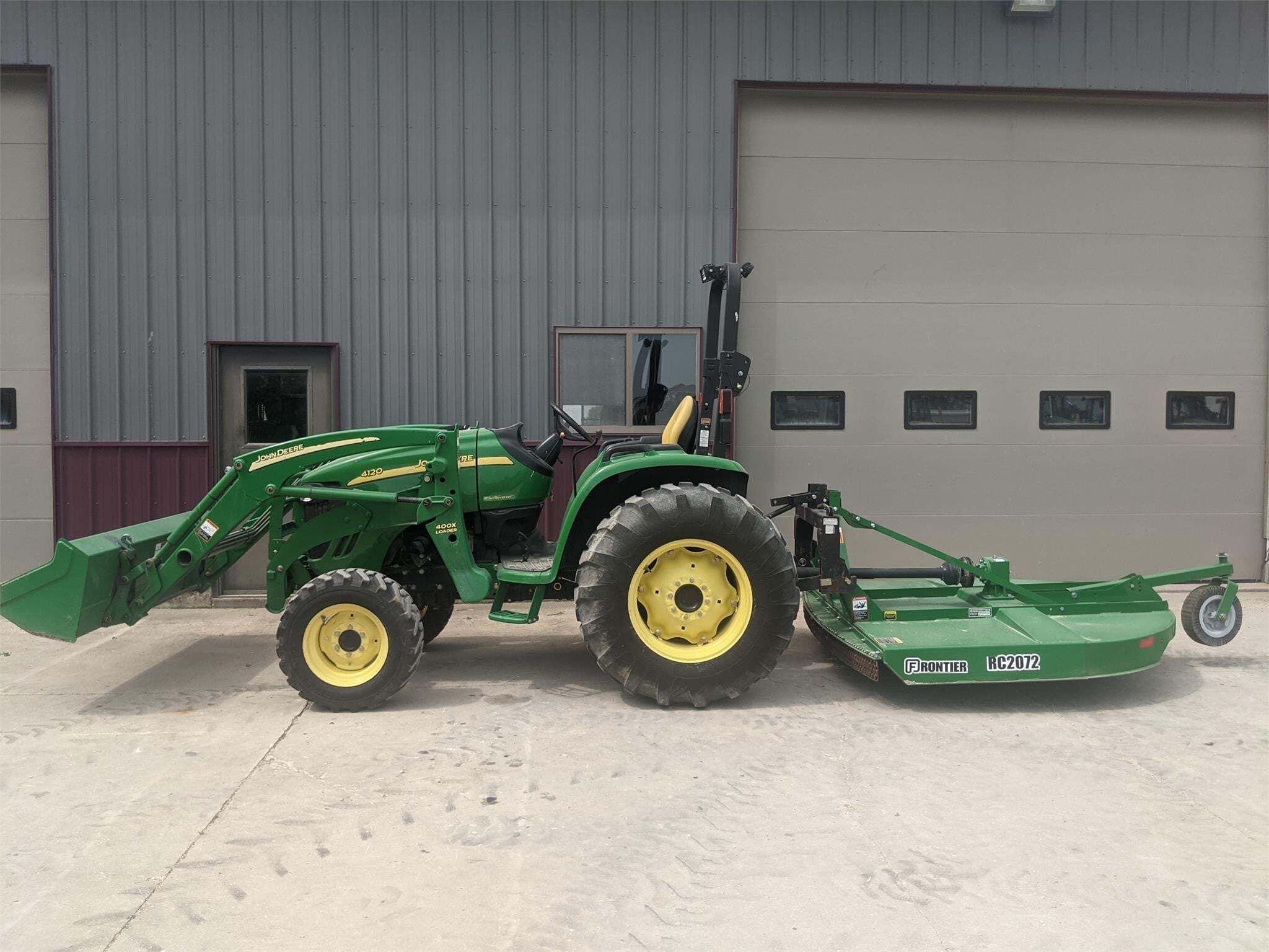 2005 JOHN DEERE 4120 in Caledonia, MN