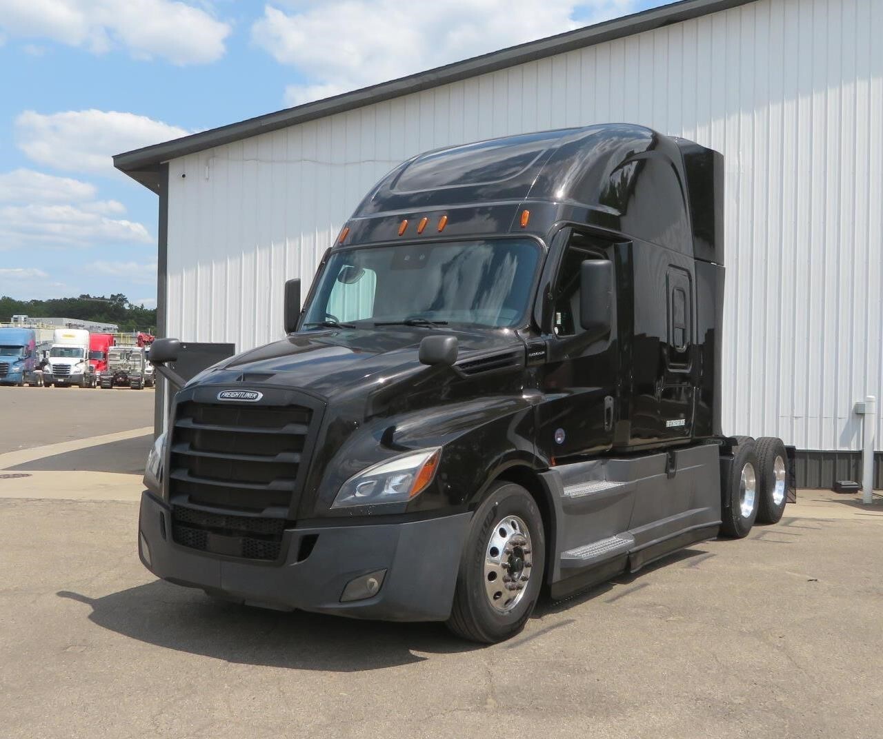 2022 FREIGHTLINER CASCADIA 126 in Grand Rapids, MI