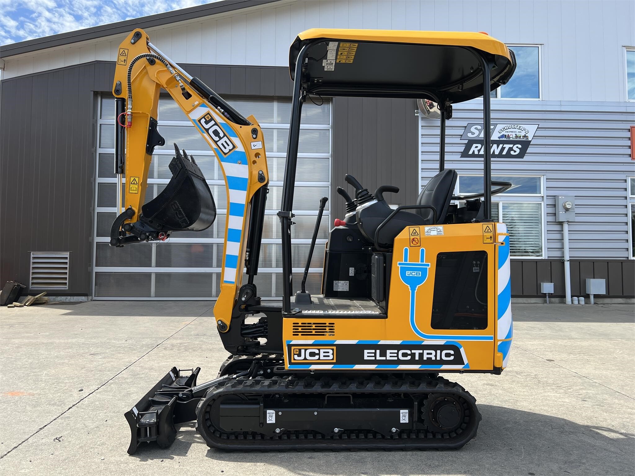 2022 JCB 19C-1E in Lynden, WA