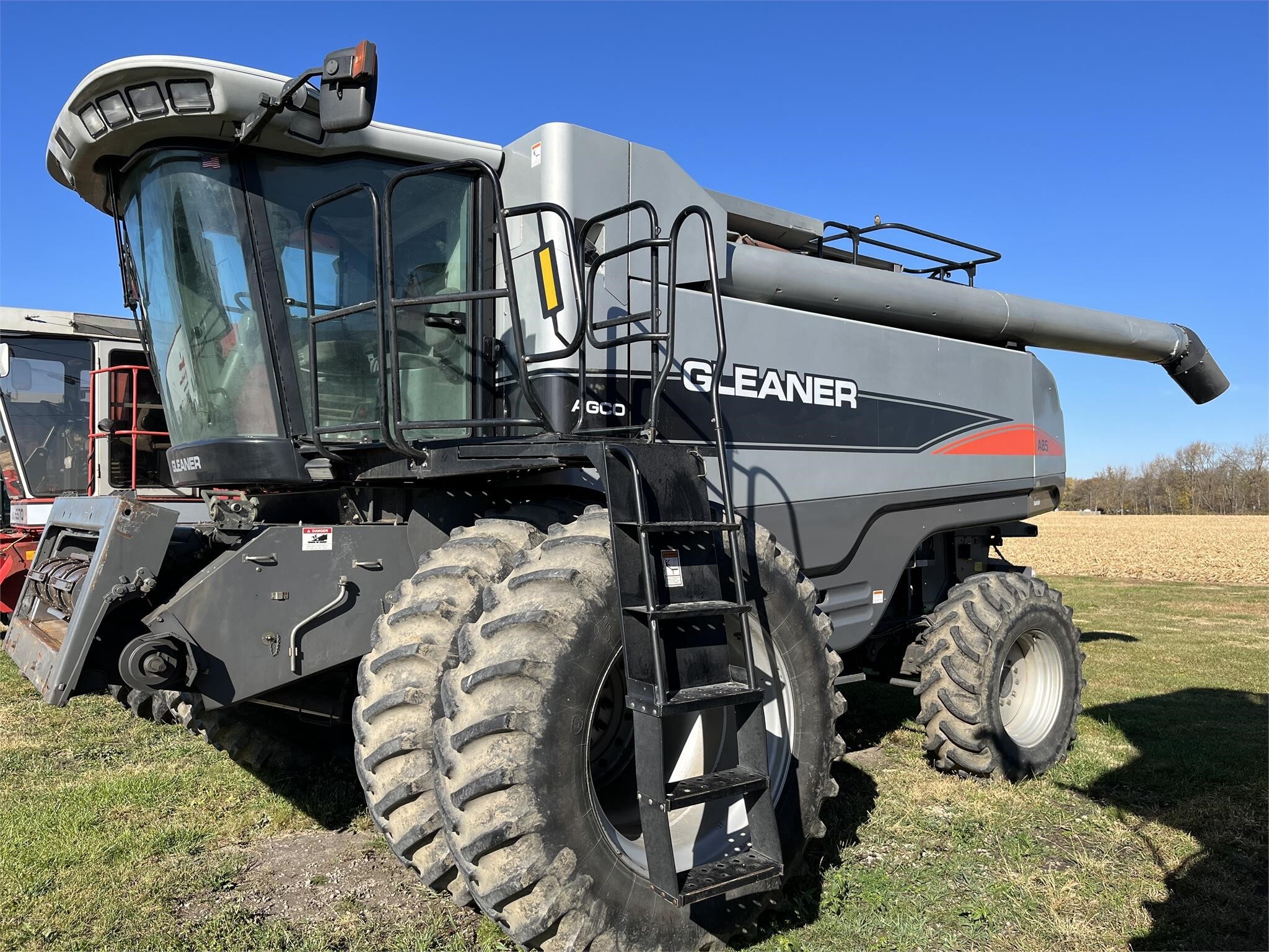 GLEANER A85 in Chrisman, IL