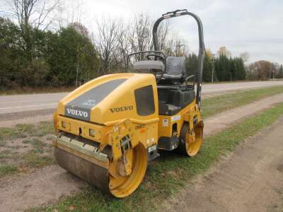 Volvo DD25B Smooth Drum Roller
