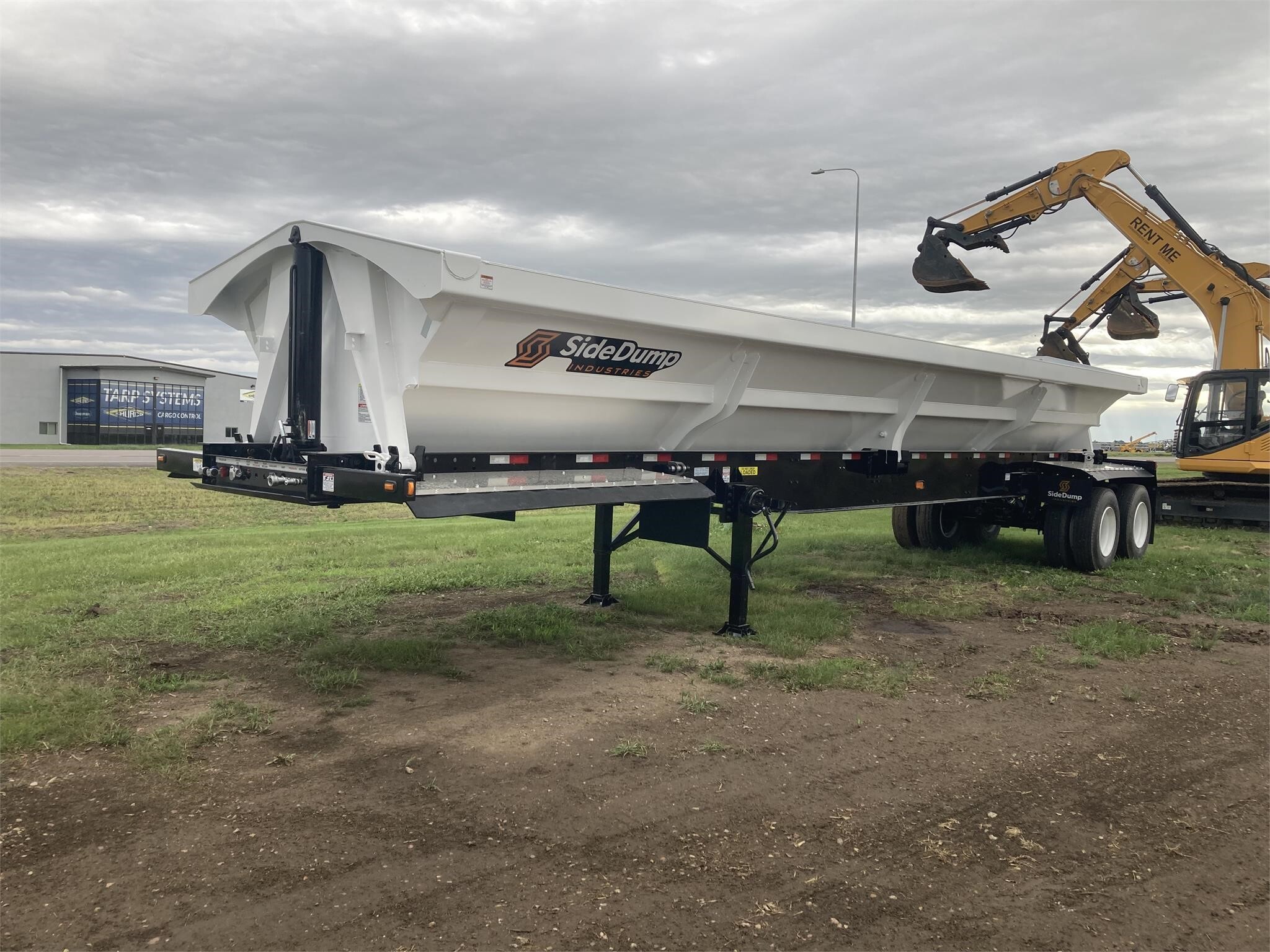 2024 SIDE DUMP INDUSTRIES 34 TANDEM AXLE in Vermillion, ME