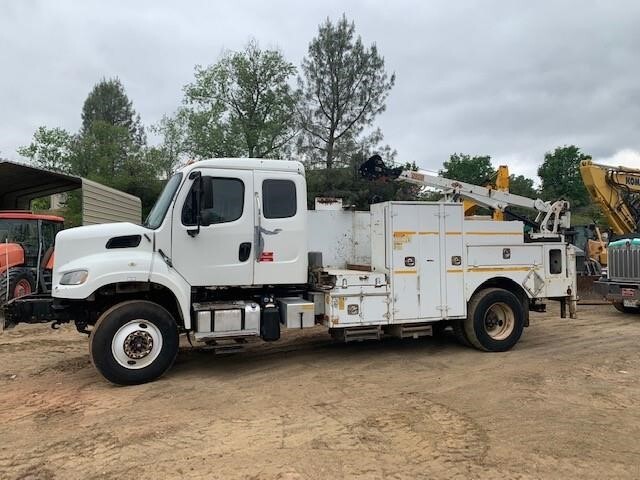2013 FREIGHTLINER BUSINESS CLASS M2 106 in Redding, CA