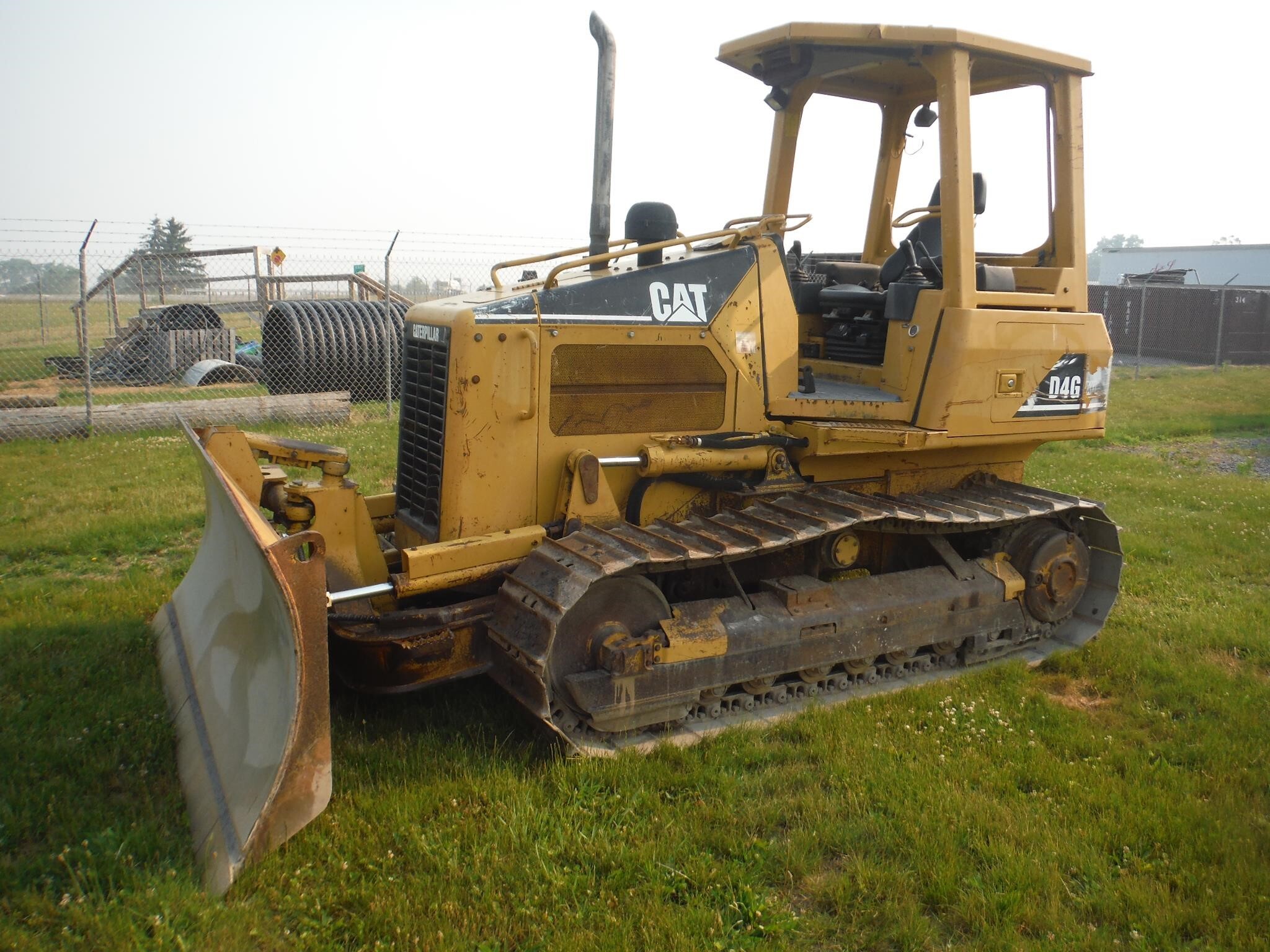 2005 CATERPILLAR D4G XL in Milton, PA