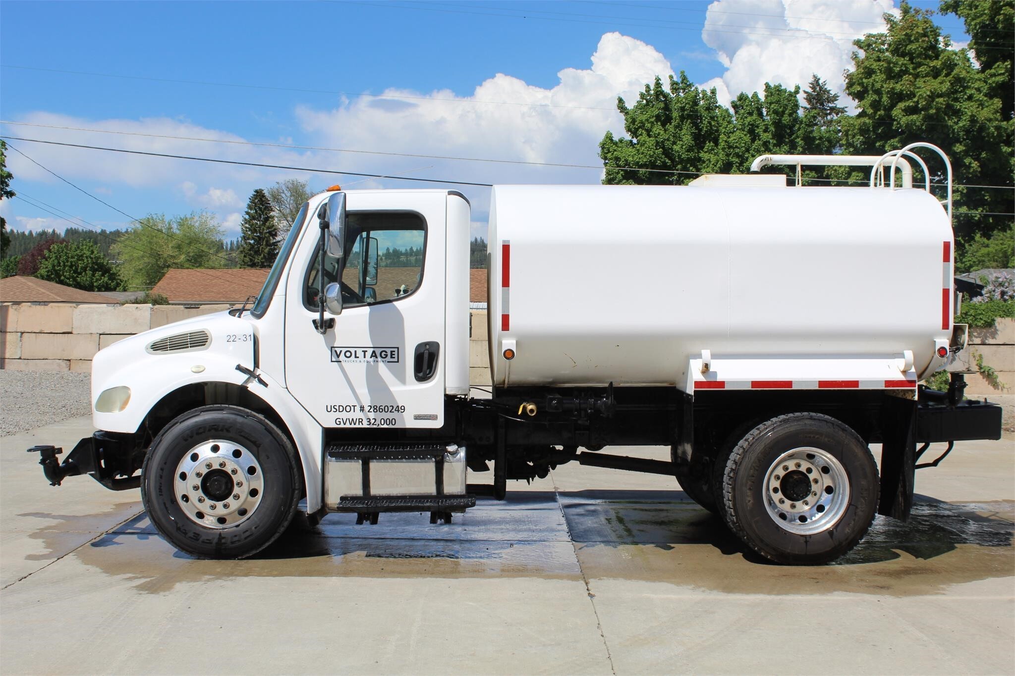 2006 FREIGHTLINER BUSINESS CLASS M2 100 in Spokane, WA