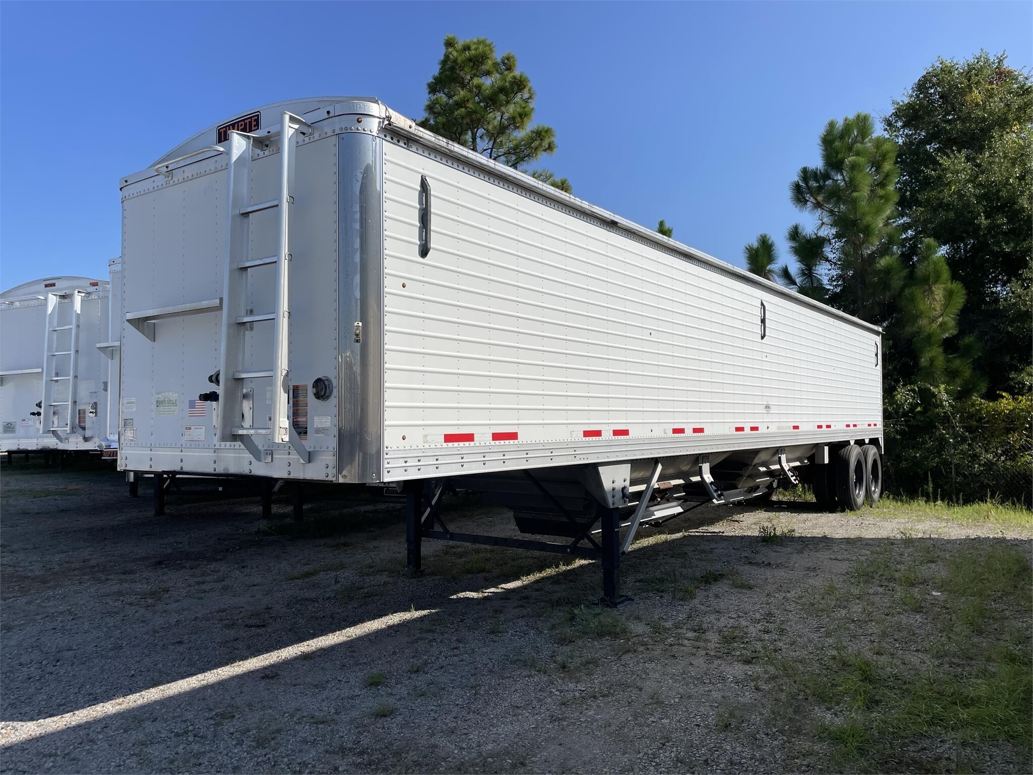 2020 TIMPTE 42' X 96" X 78" WHITE HOPPER BOTTOM in Rustburg, VA