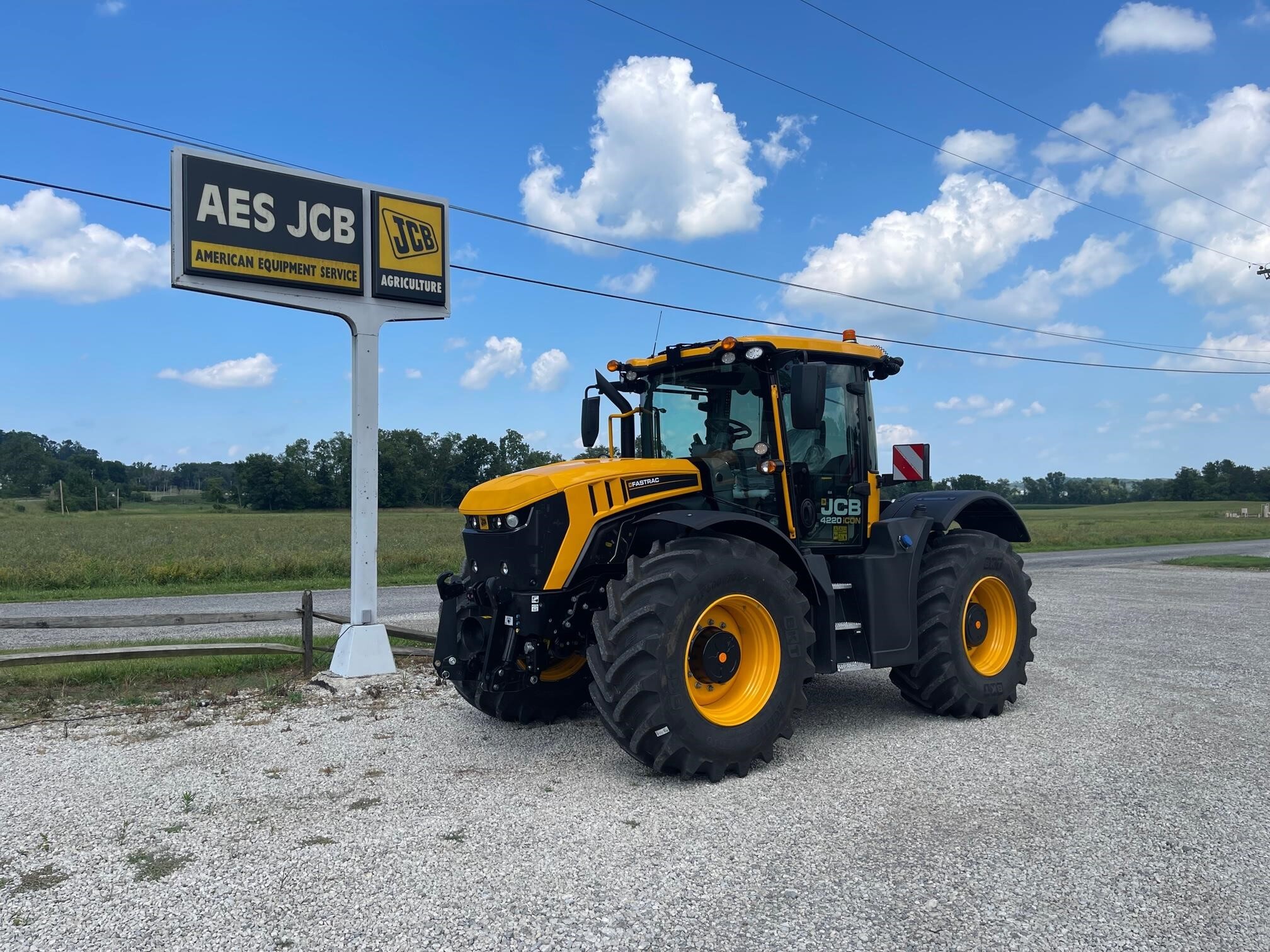 2025 JCB FASTRAC 4220 in Shreve, OH
