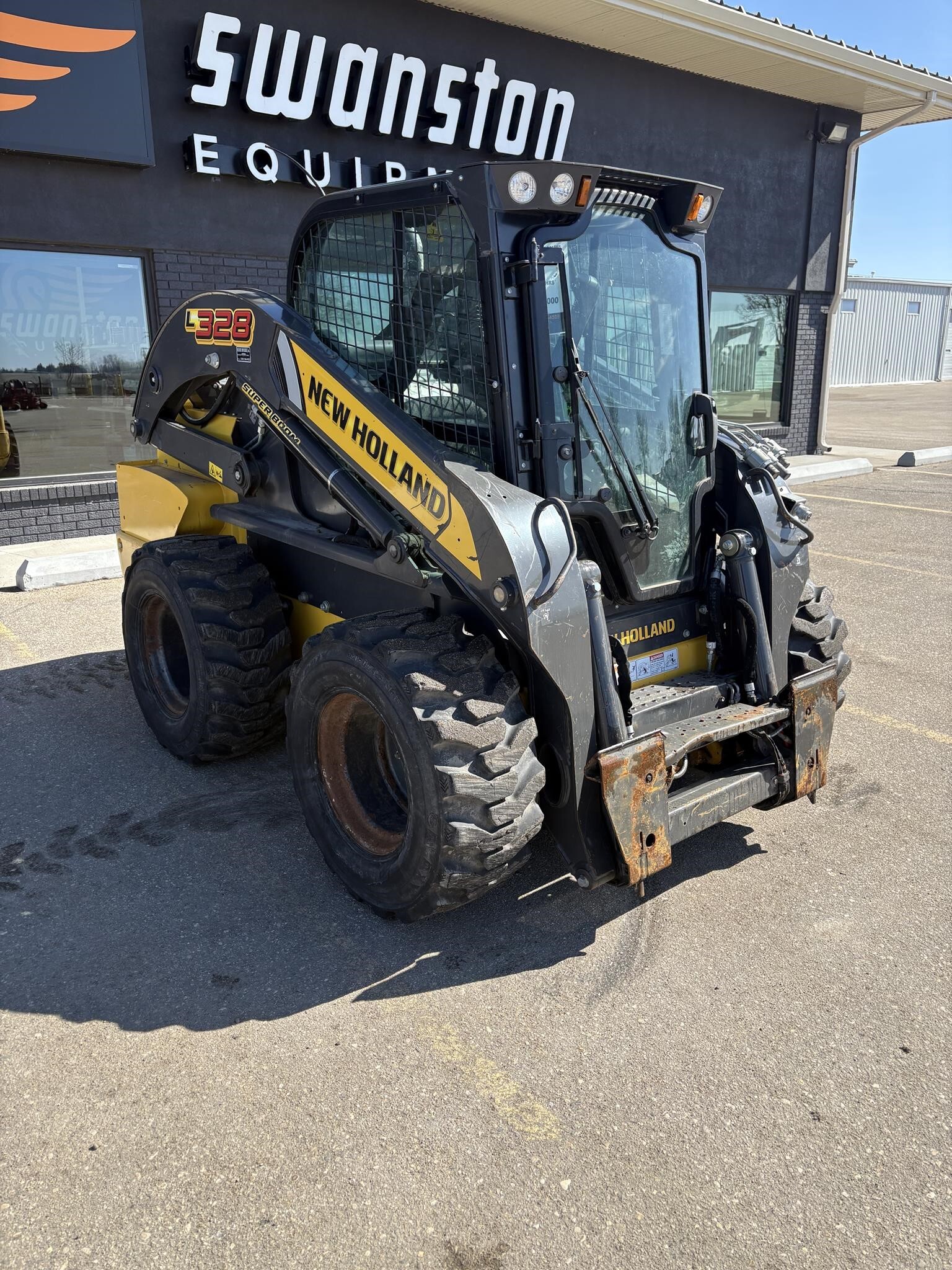 2022 NEW HOLLAND L328 in Fergus Falls, MN