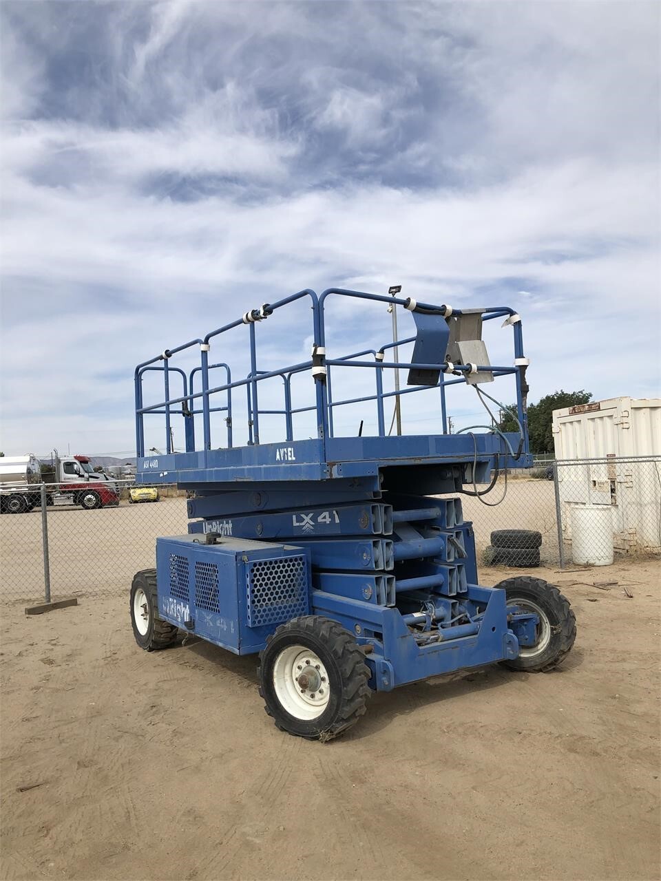 2005 UPRIGHT LX41 in Palos Verdes Peninsula, CA