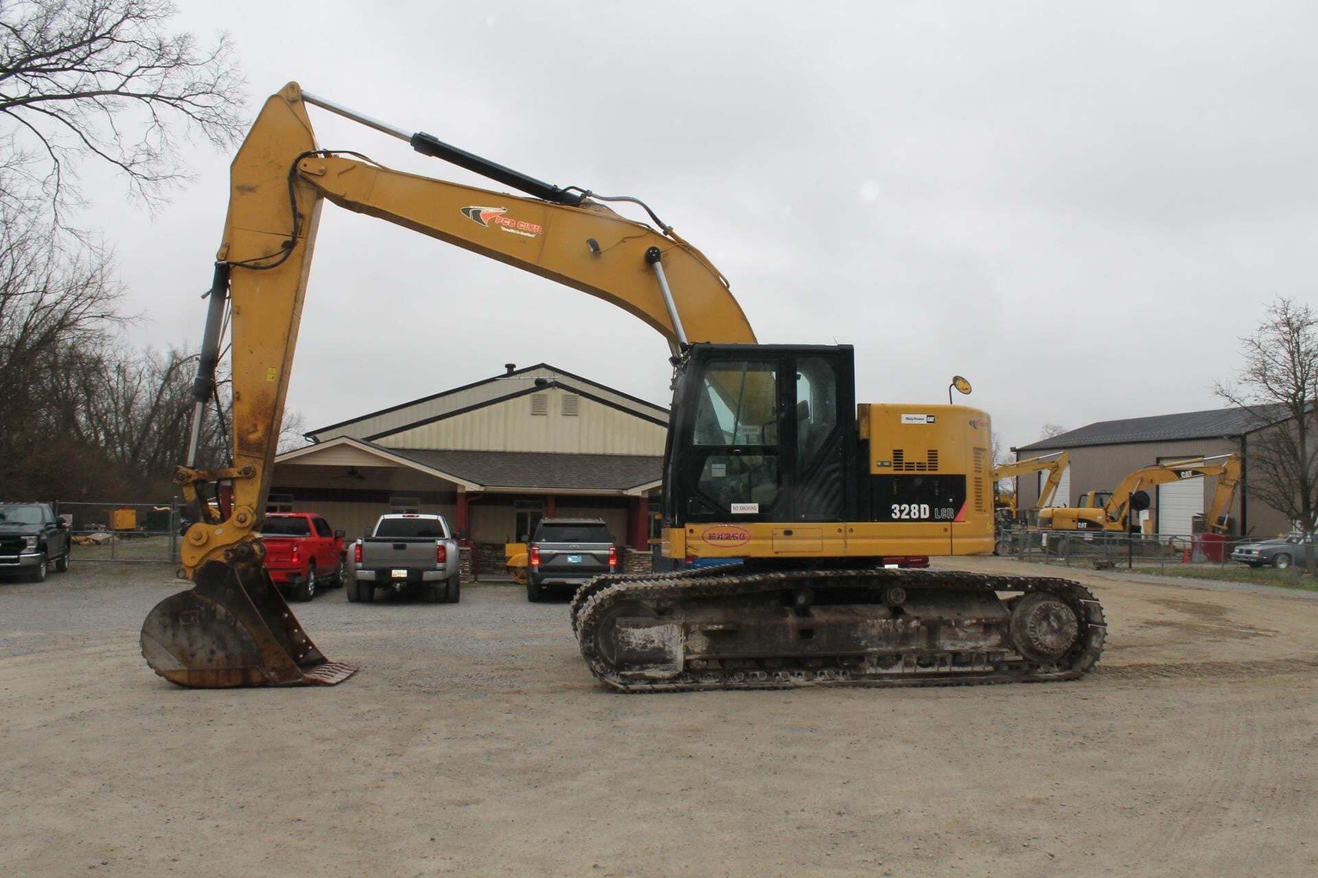 2011 CATERPILLAR 328D LCR in Pleasureville, KY