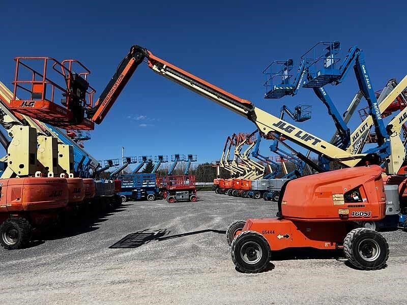 2015 JLG 460SJ in East Bethany, NY