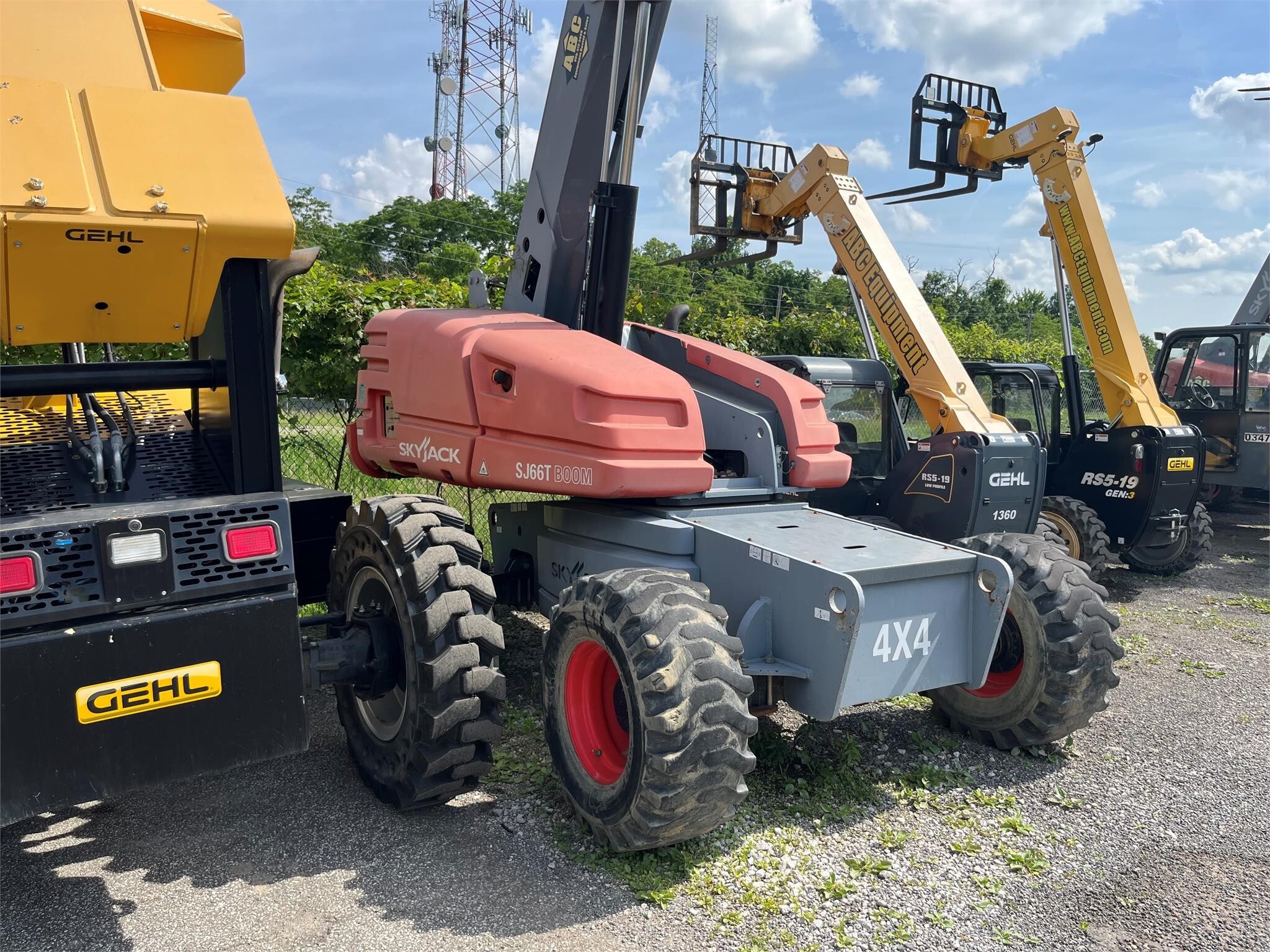 2012 SKYJACK SJ66T in Brunswick, OH