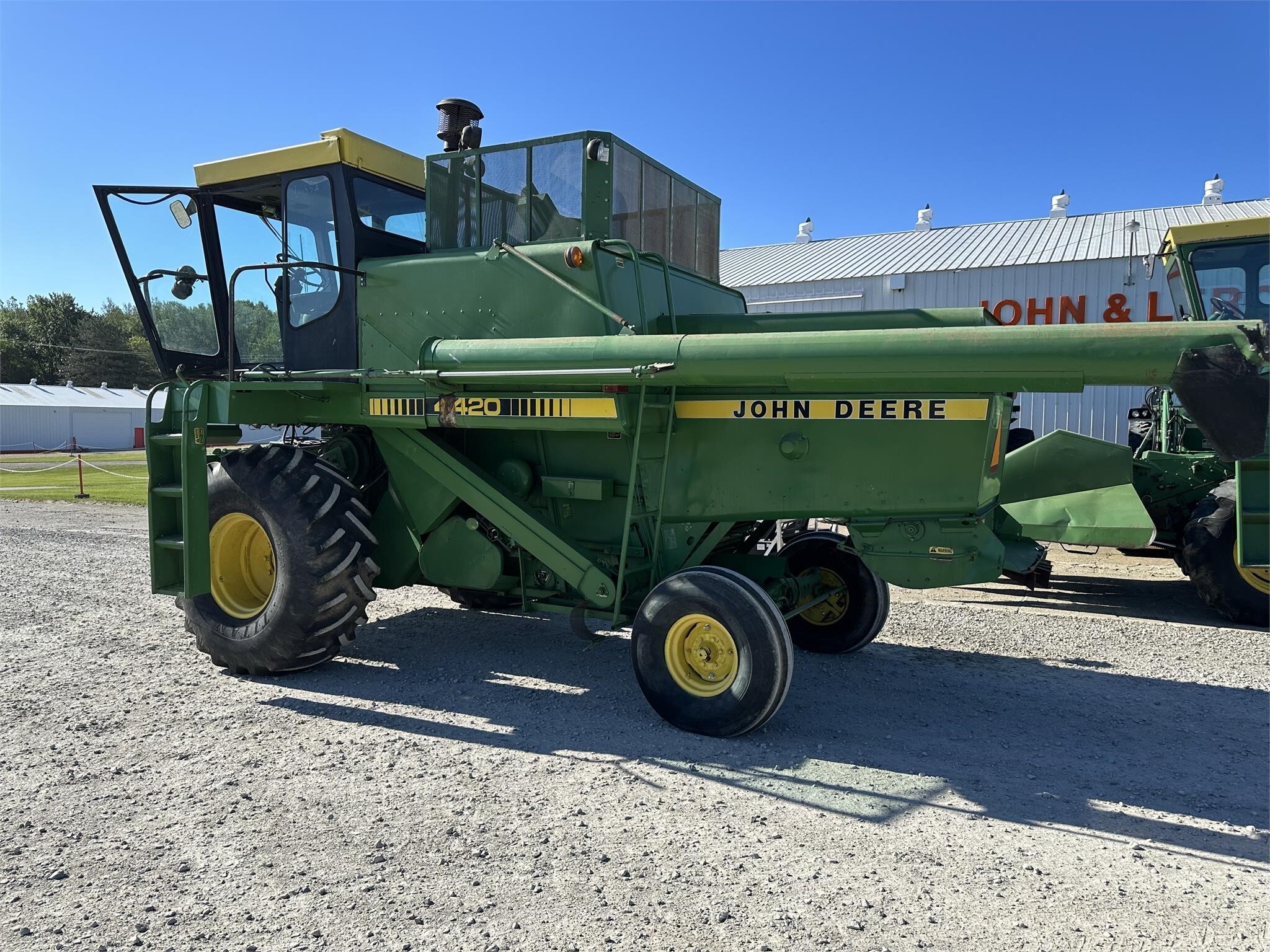 JOHN DEERE 4420 in Marlette, MI